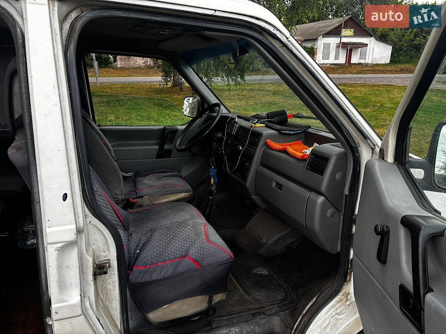 Volkswagen Transporter 1993 VIN WV2ZZZ70ZPH132967 фото оголошення 8 з 12
