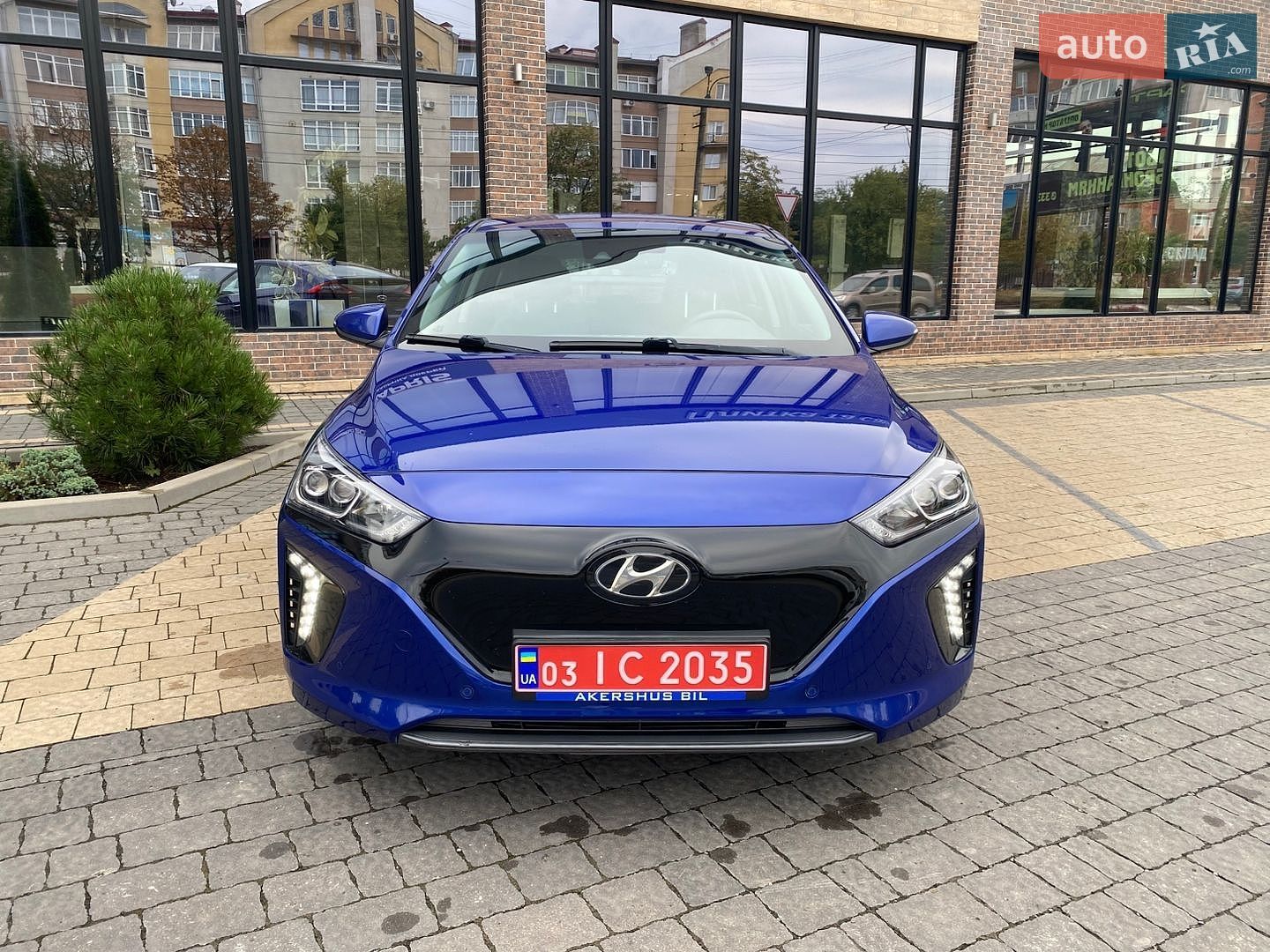 Hyundai Ioniq 2019 VIN KMHC851HFKU048100 фото оголошення 2 з 24