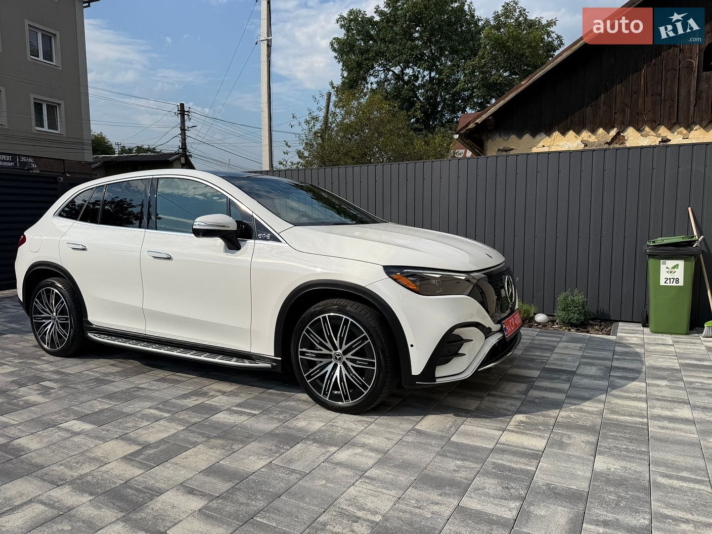 Mercedes-Benz EQE SUV 2023 VIN 4JGGM1CB2PA015413 фото оголошення 22 з 104