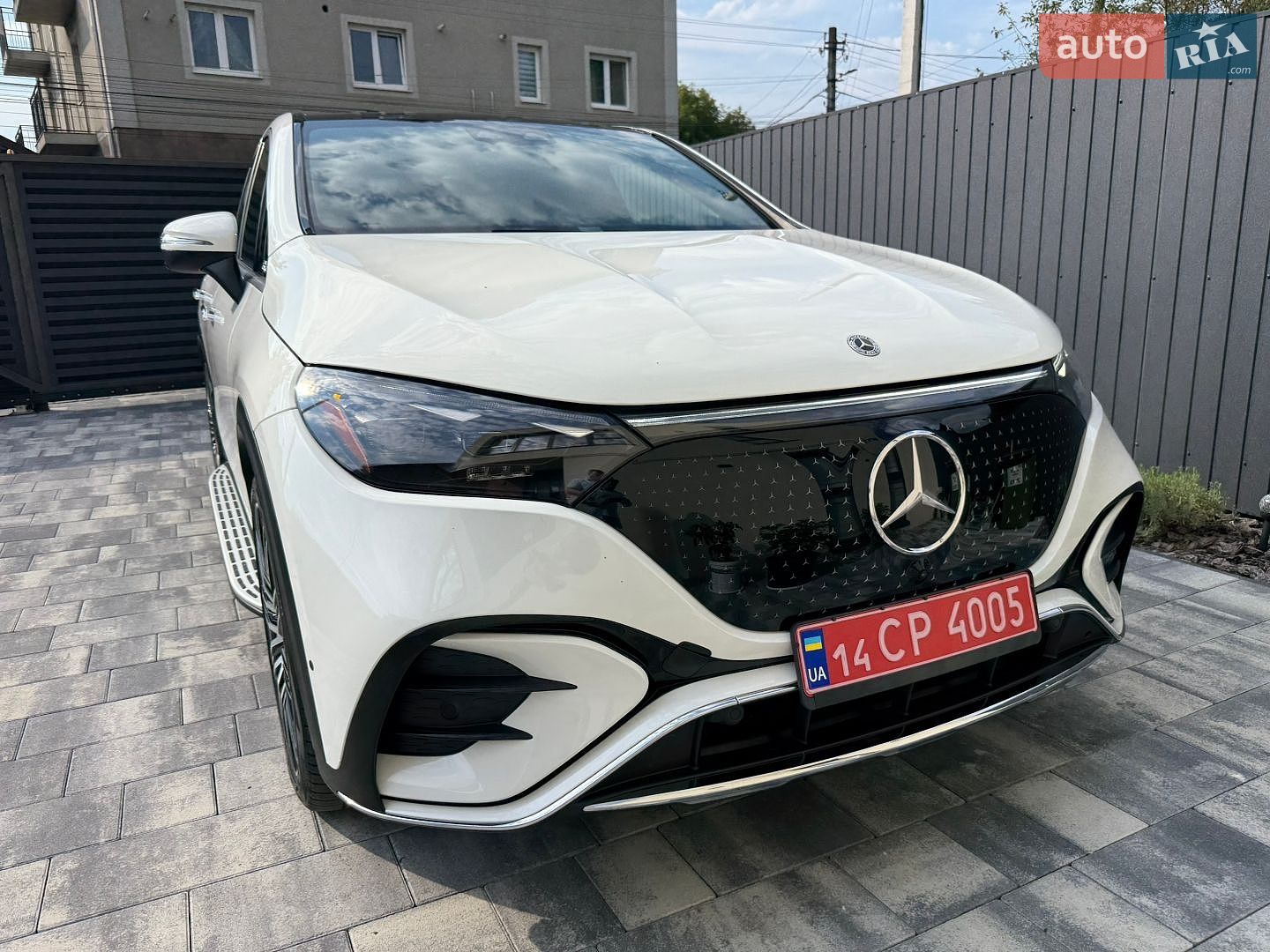 Mercedes-Benz EQE SUV 2023 VIN 4JGGM1CB2PA015413 фото оголошення 27 з 104