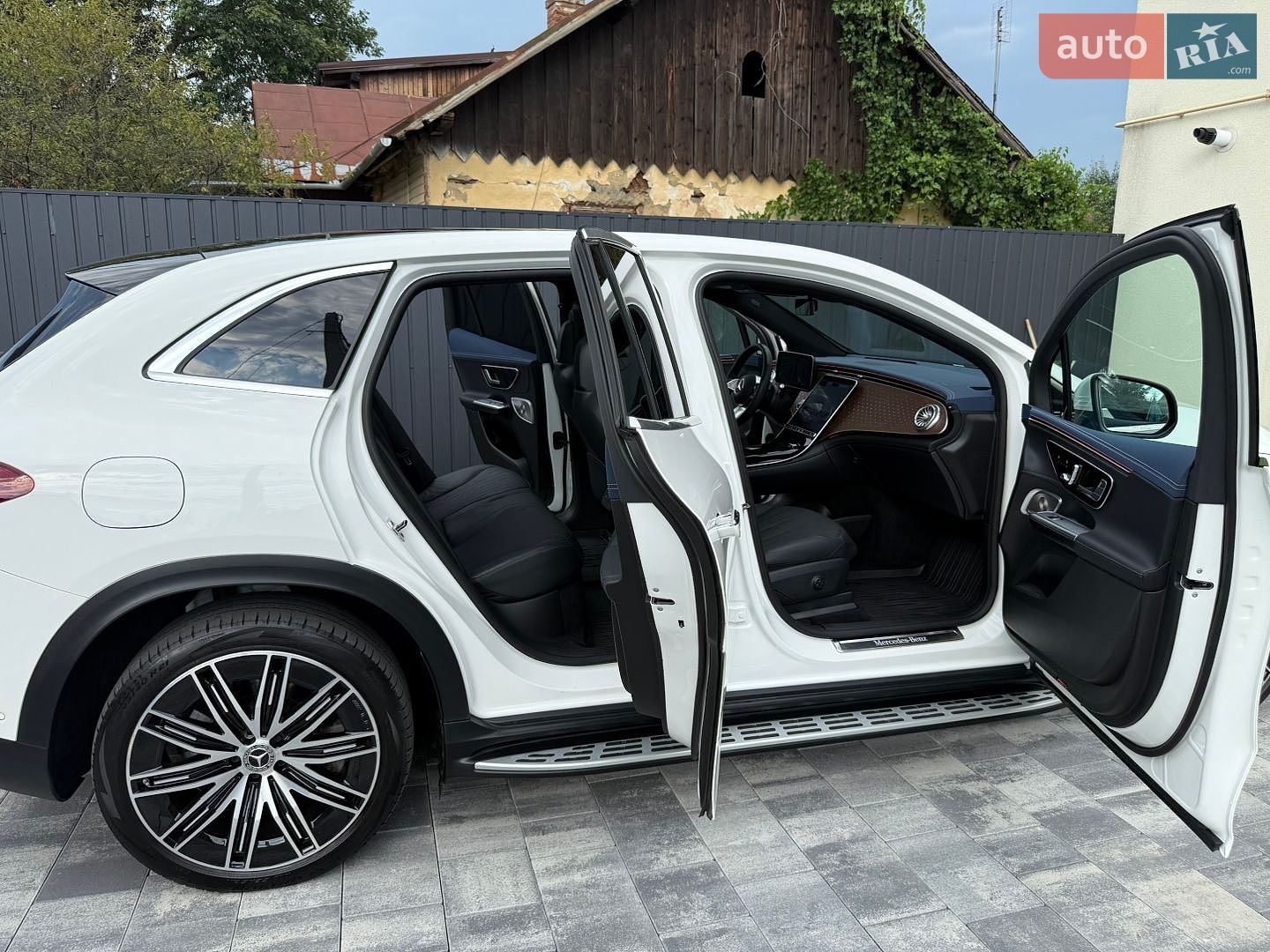 Mercedes-Benz EQE SUV 2023 VIN 4JGGM1CB2PA015413 фото оголошення 46 з 104