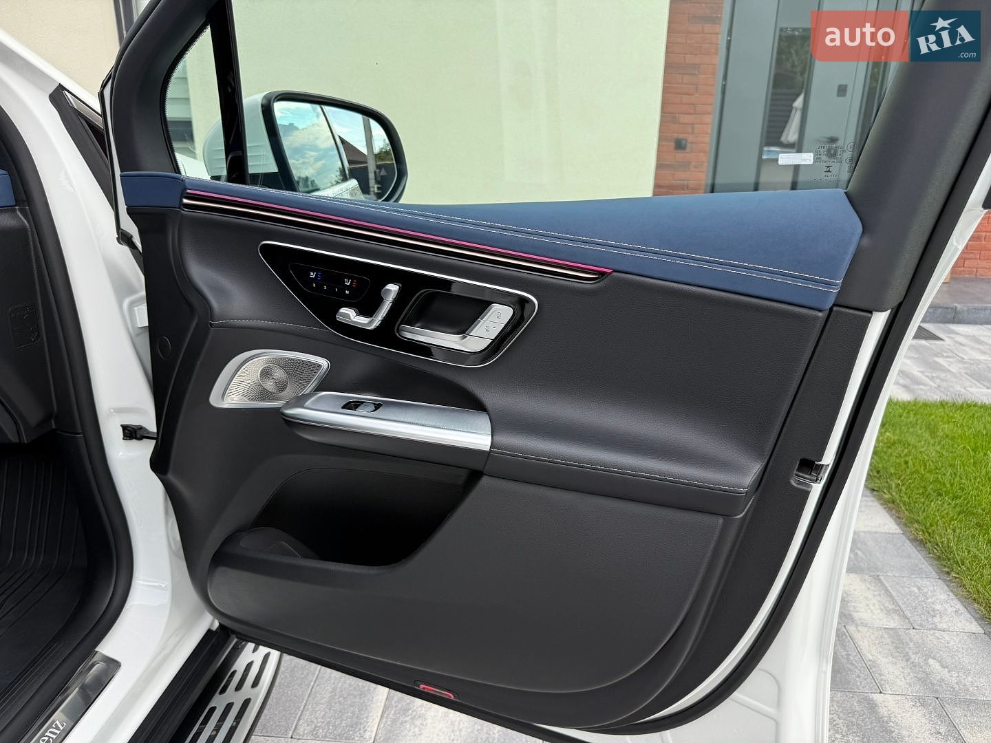 Mercedes-Benz EQE SUV 2023 VIN 4JGGM1CB2PA015413 фото оголошення 53 з 104