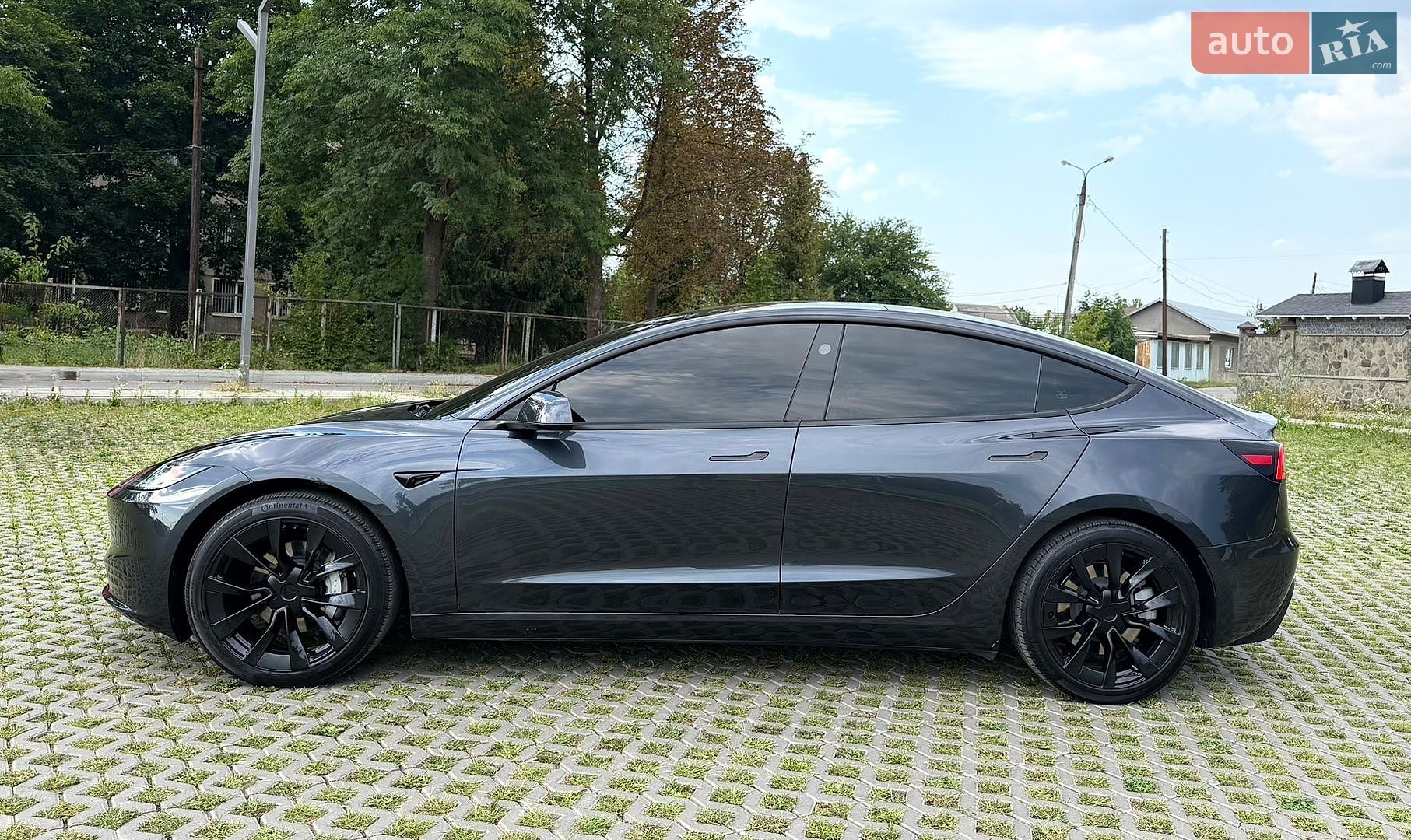 Tesla Model 3 2024 VIN 5YJ3E1EA1RF740841 фото оголошення 2 з 50