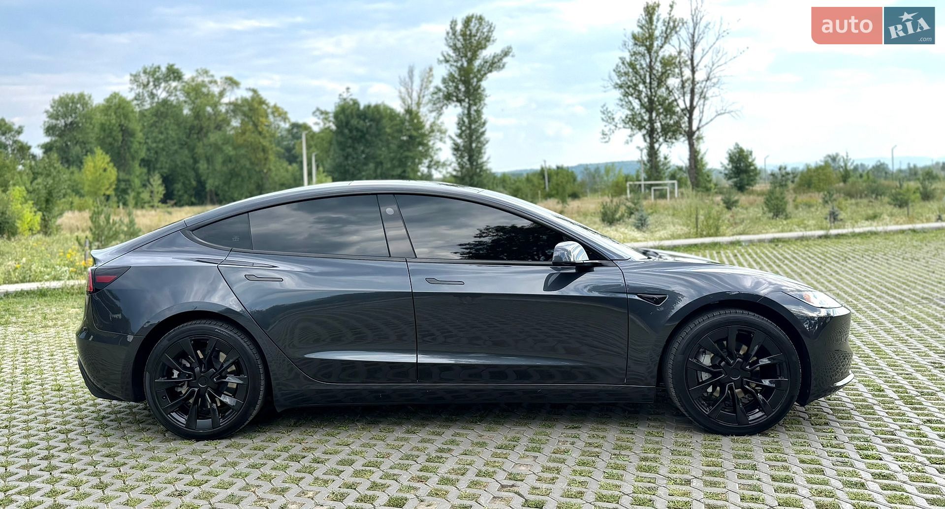 Tesla Model 3 2024 VIN 5YJ3E1EA1RF740841 фото оголошення 5 з 50