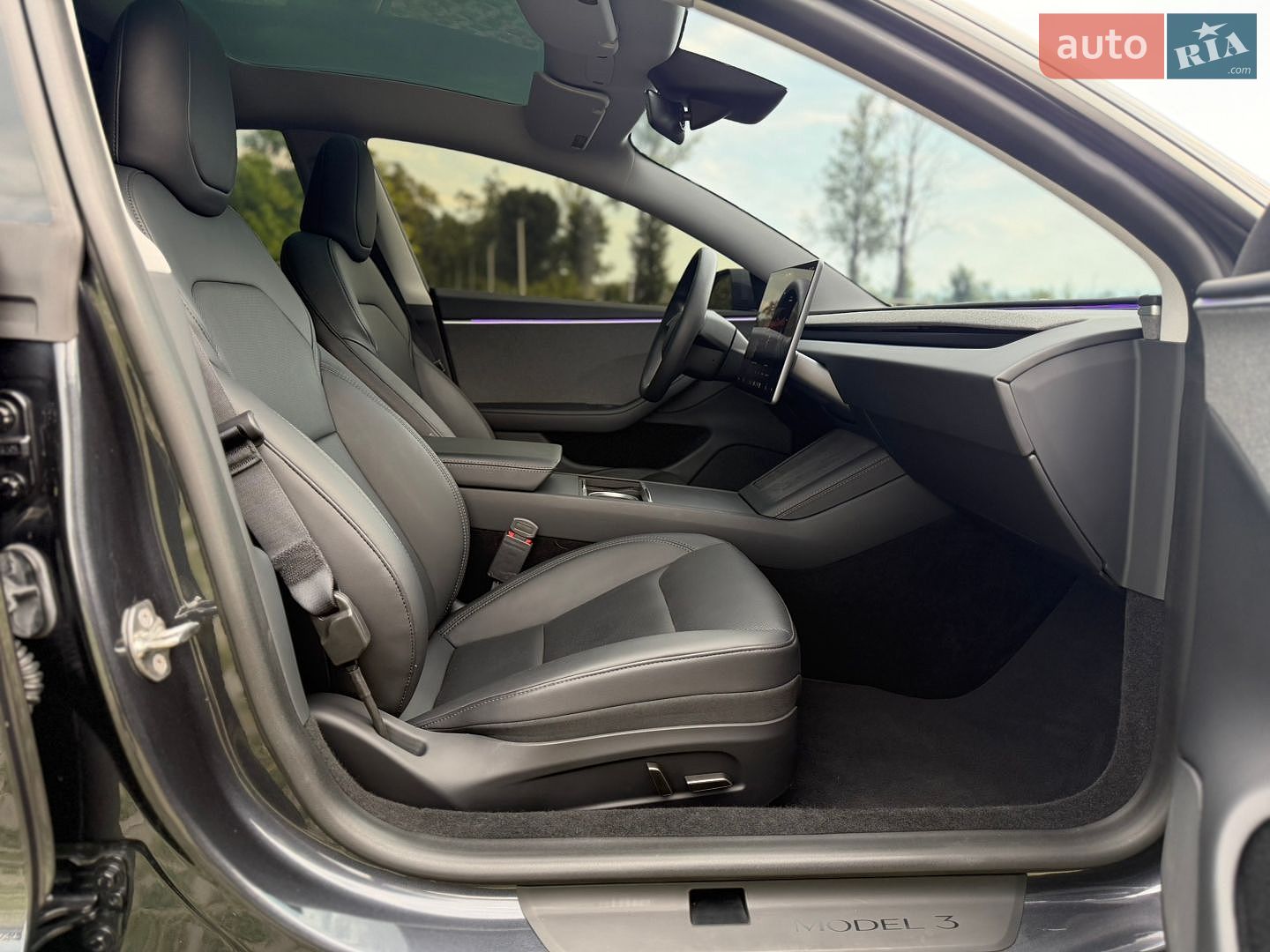 Tesla Model 3 2024 VIN 5YJ3E1EA1RF740841 фото оголошення 11 з 50