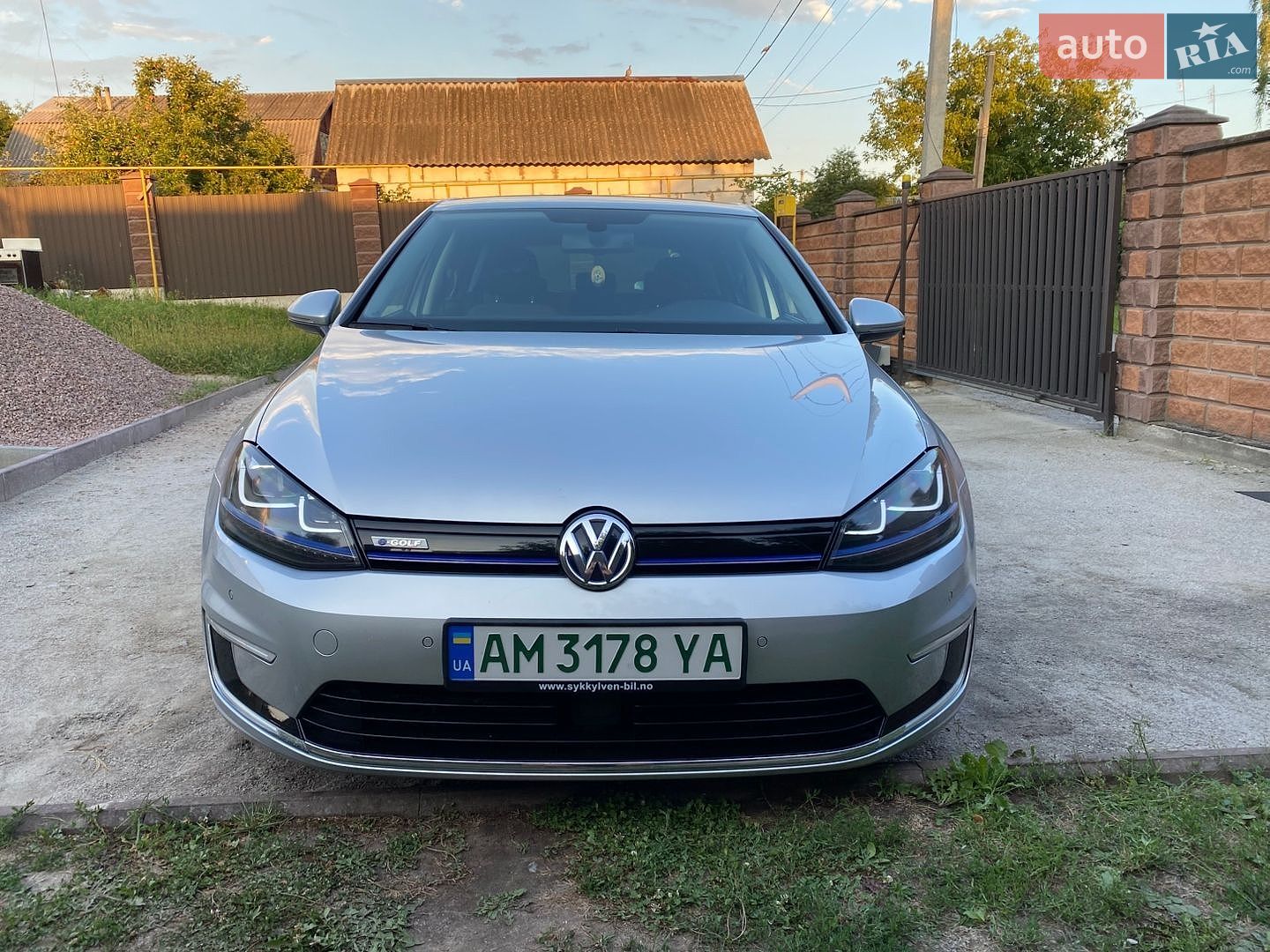 Volkswagen e-Golf 2015 VIN WVWZZZAUZGW902956 фото оголошення 2 з 22