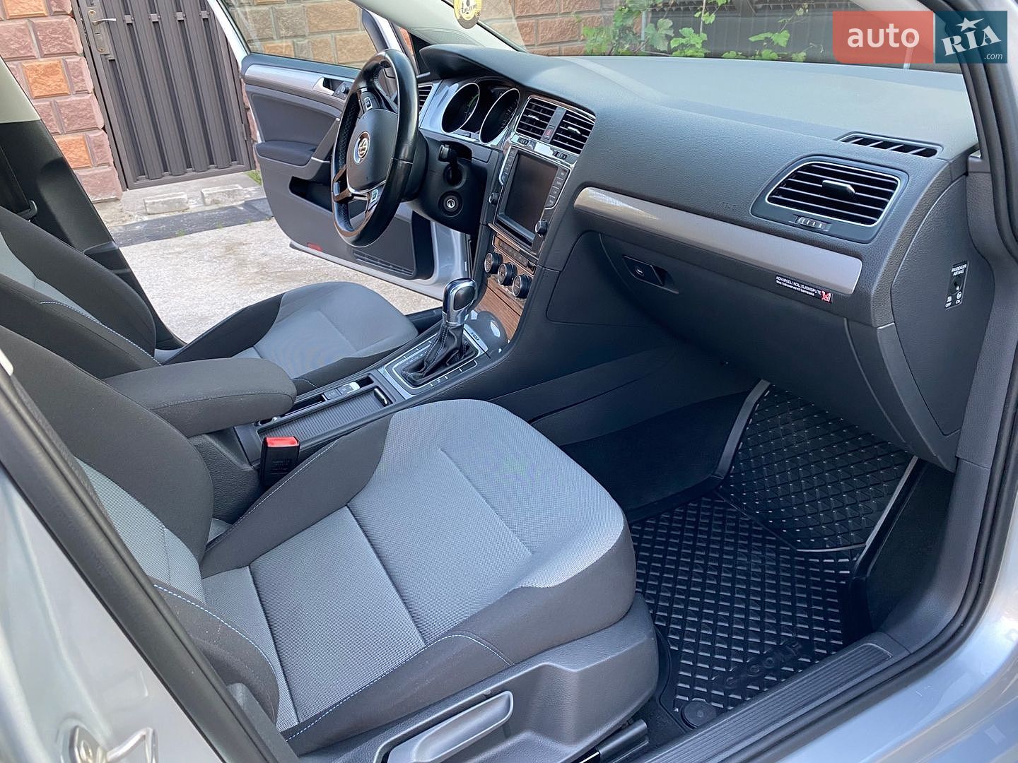 Volkswagen e-Golf 2015 VIN WVWZZZAUZGW902956 фото оголошення 8 з 22