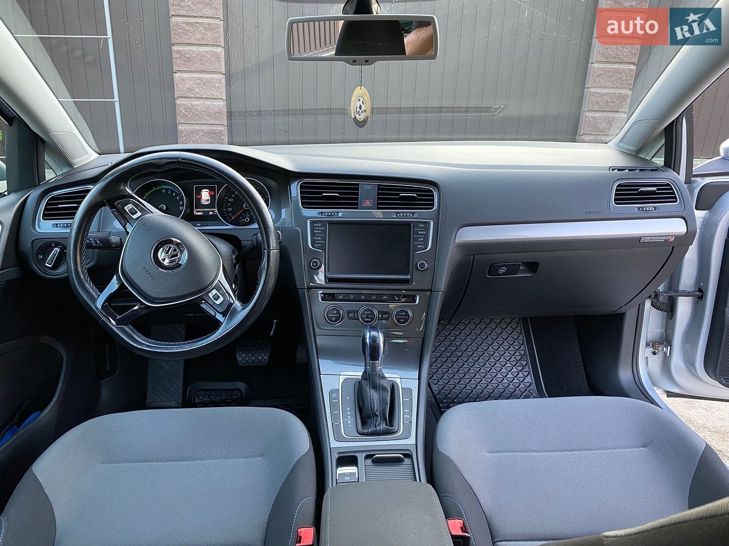 Volkswagen e-Golf 2015 VIN WVWZZZAUZGW902956 фото оголошення 10 з 22