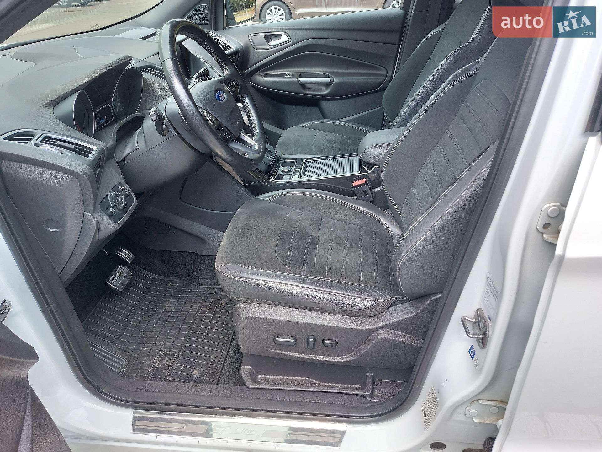 Ford Kuga 2016 VIN WF0AXXWPMAGT51983 фото оголошення 7 з 25