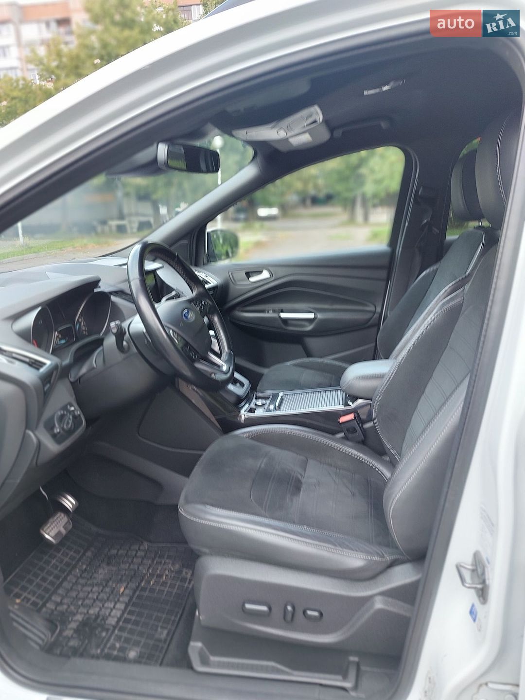 Ford Kuga 2016 VIN WF0AXXWPMAGT51983 фото оголошення 10 з 25