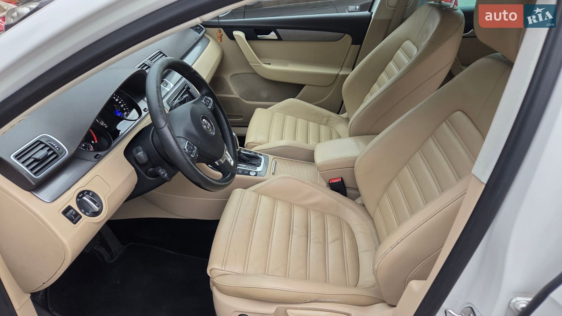 Volkswagen Passat 2013 VIN WVWZZZ3CZDE128434 фото оголошення 20 з 29