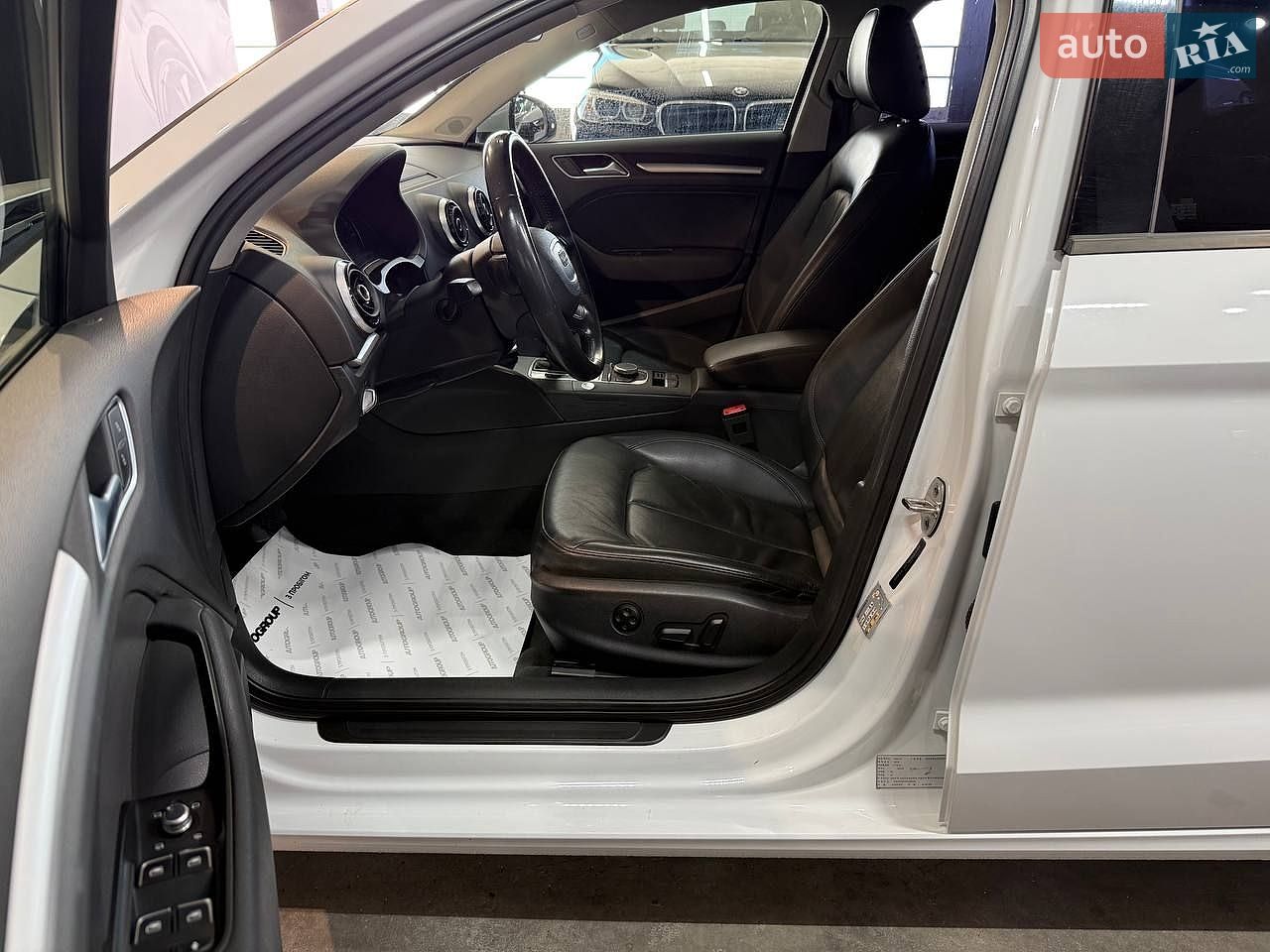 Audi A3 2016 VIN WAUZZZ8V0G1092438 фото оголошення 12 з 30