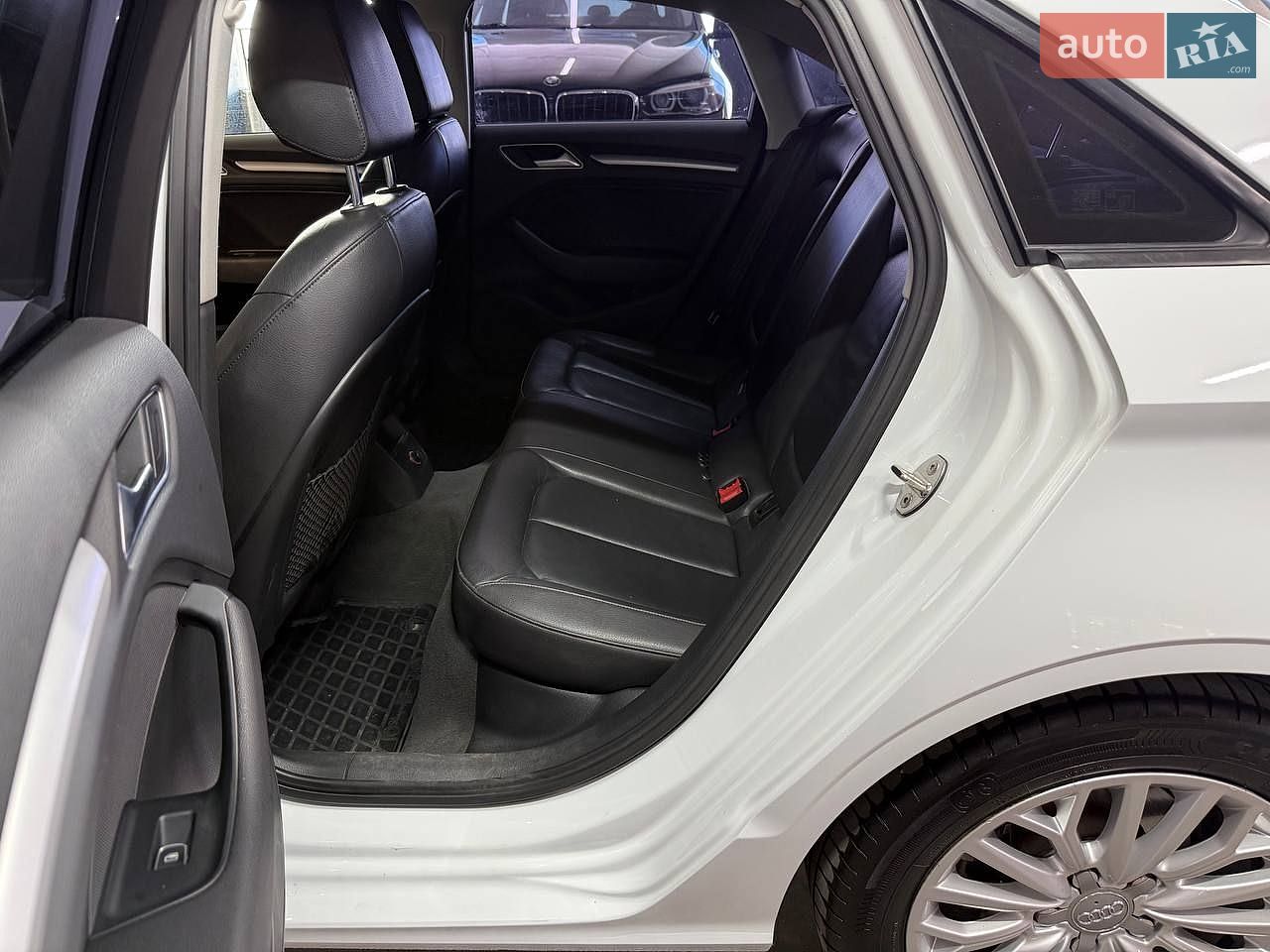 Audi A3 2016 VIN WAUZZZ8V0G1092438 фото оголошення 14 з 30