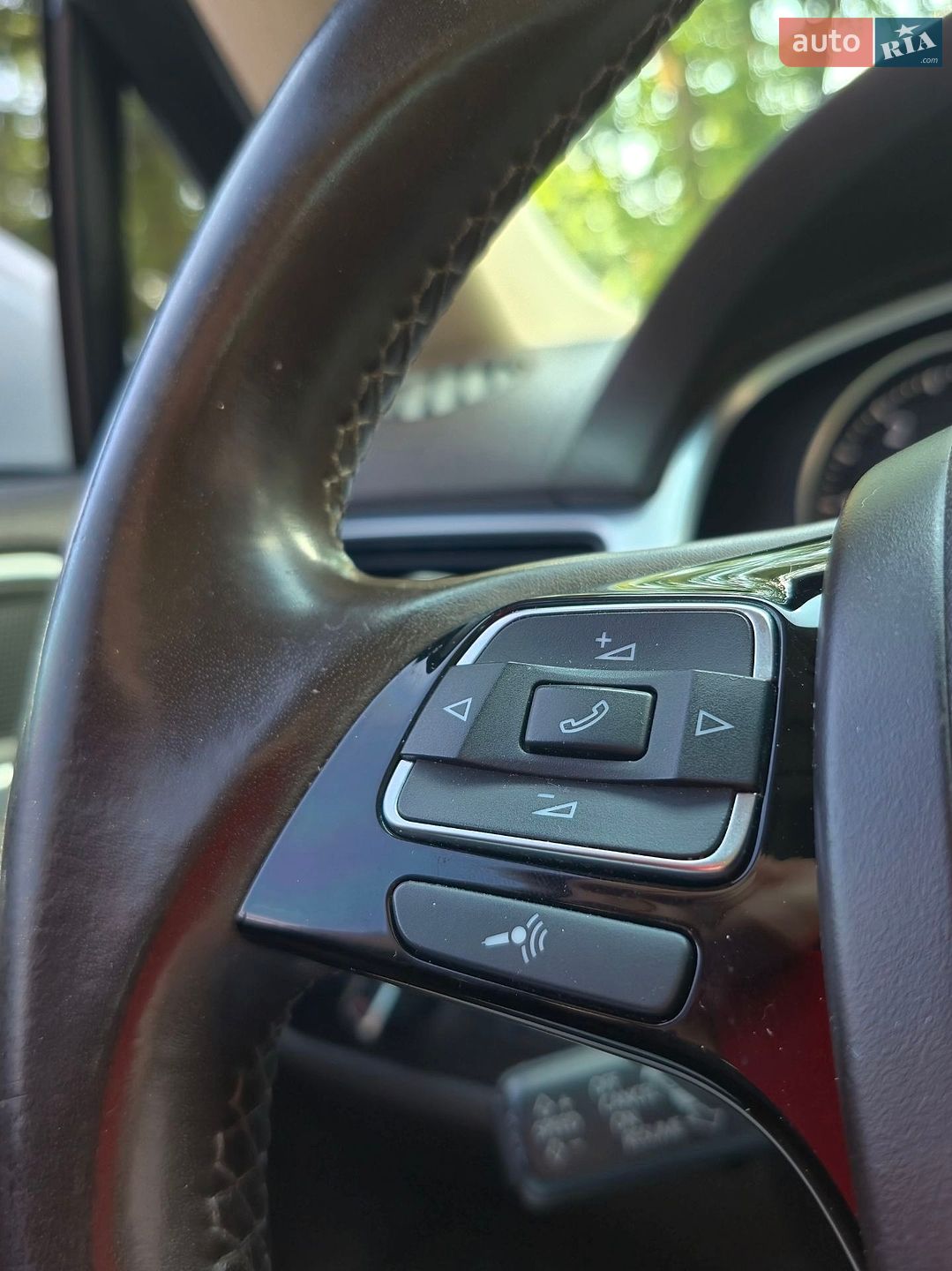 Volkswagen Touareg 2012 VIN WVGEK9BP3CD008150 фото оголошення 15 з 34