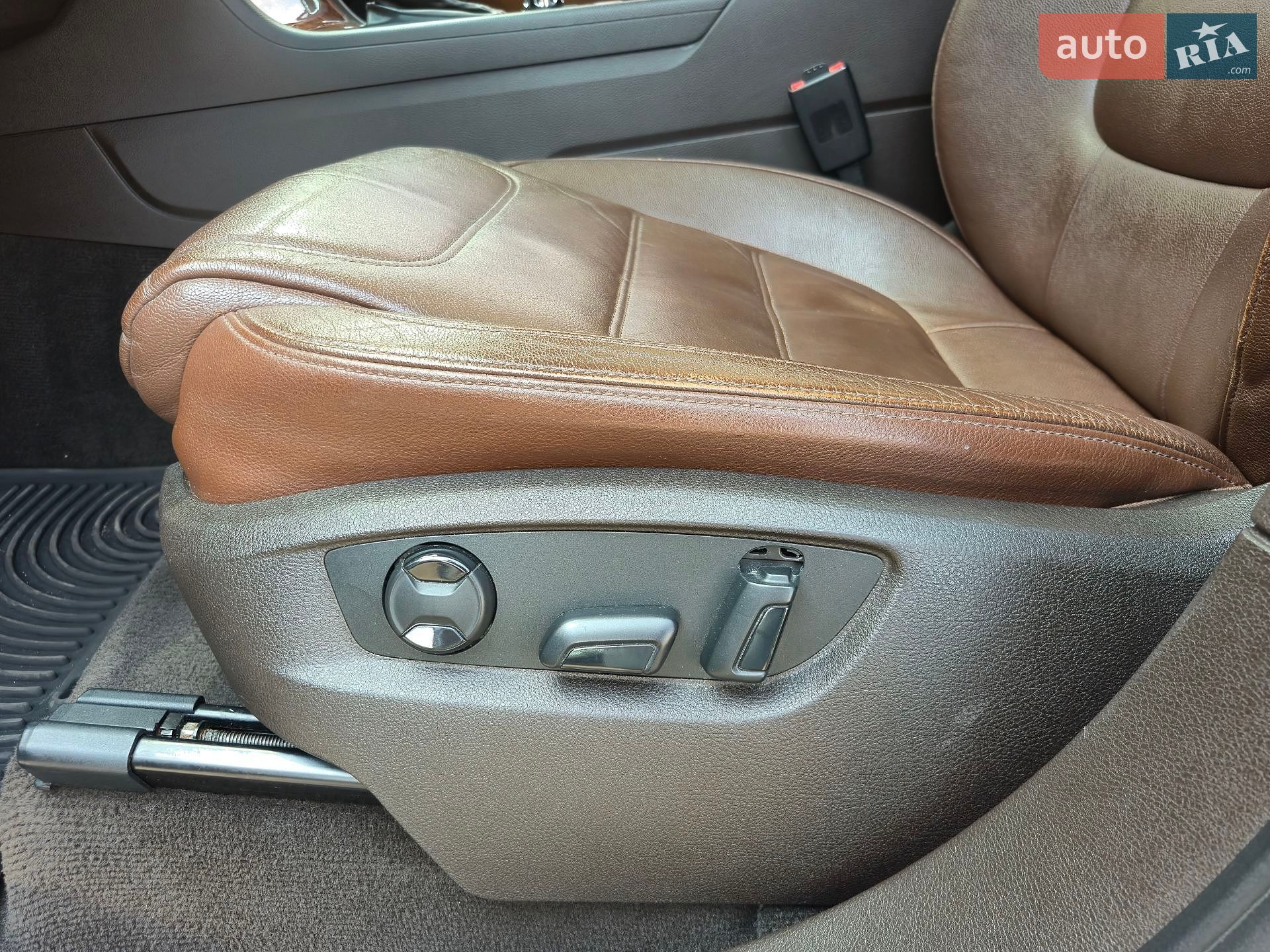 Volkswagen Touareg 2012 VIN WVGEK9BP3CD008150 фото оголошення 27 з 34