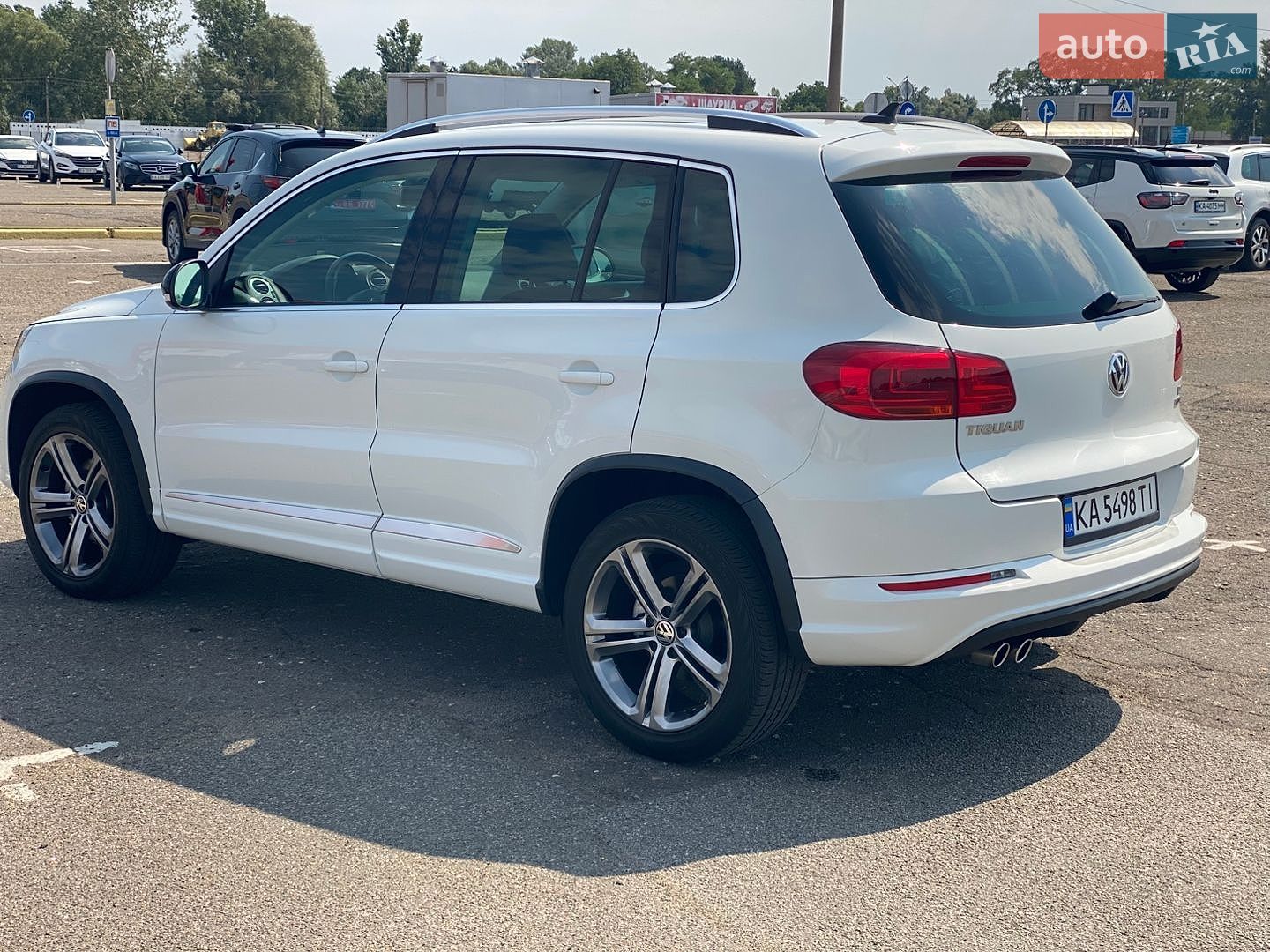 Volkswagen Tiguan 2016 VIN WVGUV7AX8HW508017 фото оголошення 4 з 17
