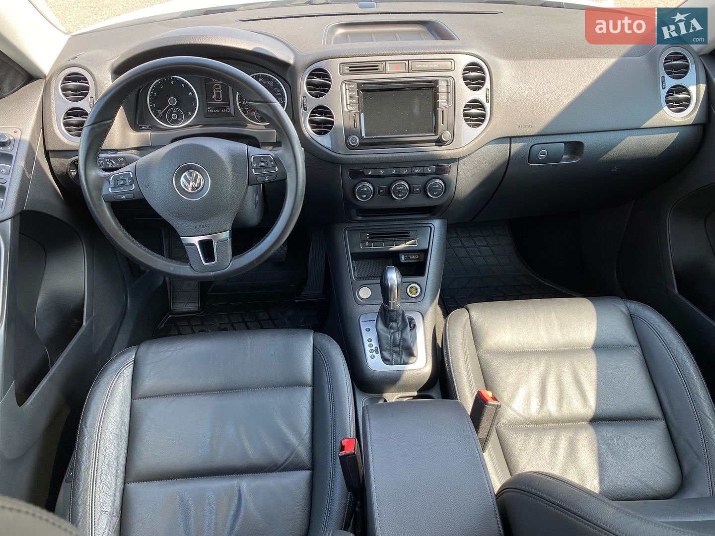 Volkswagen Tiguan 2016 VIN WVGUV7AX8HW508017 фото оголошення 13 з 17