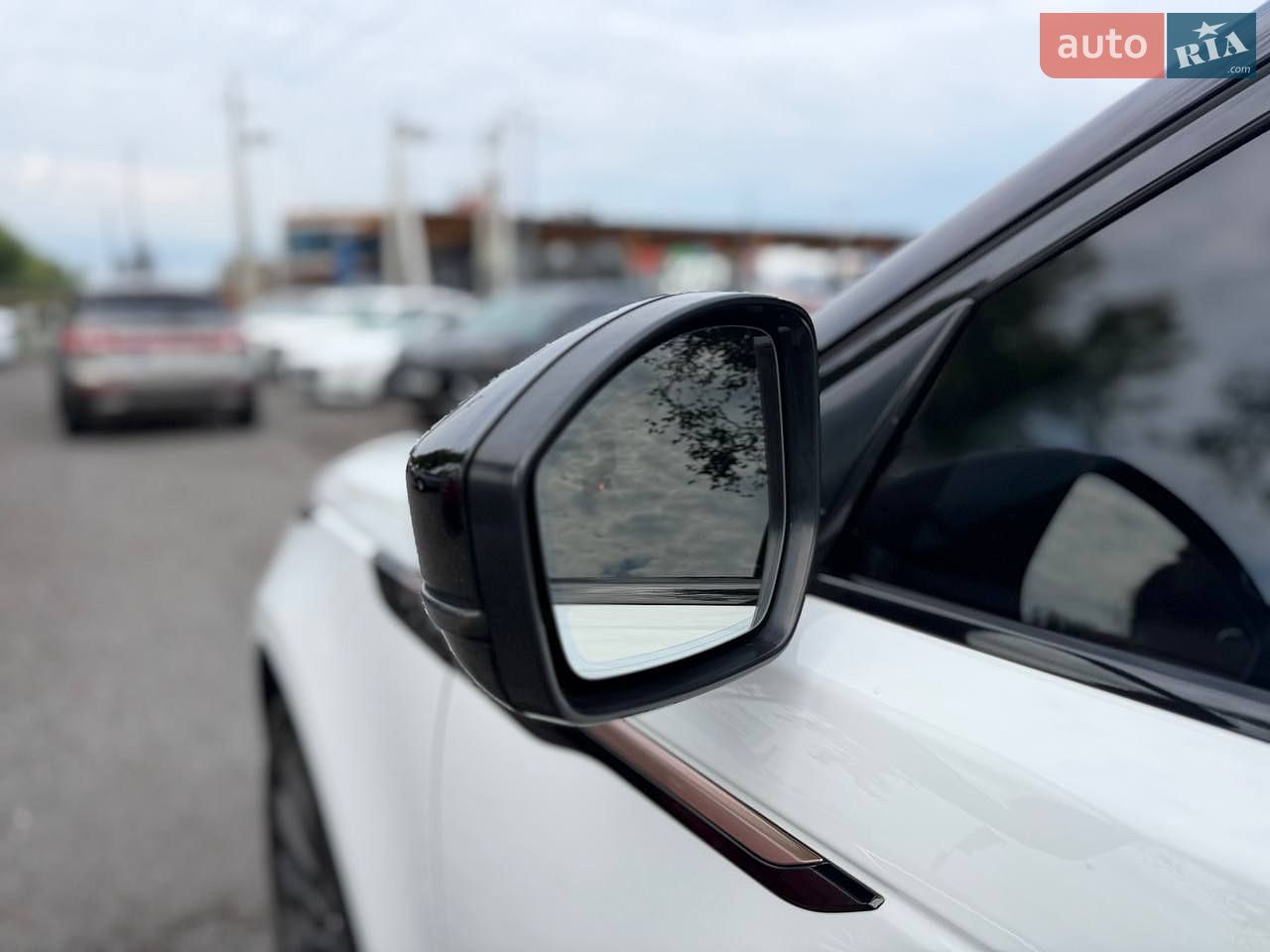 Land Rover Range Rover Velar 2017 VIN SALYL2RN9JA735973 фото оголошення 11 з 36