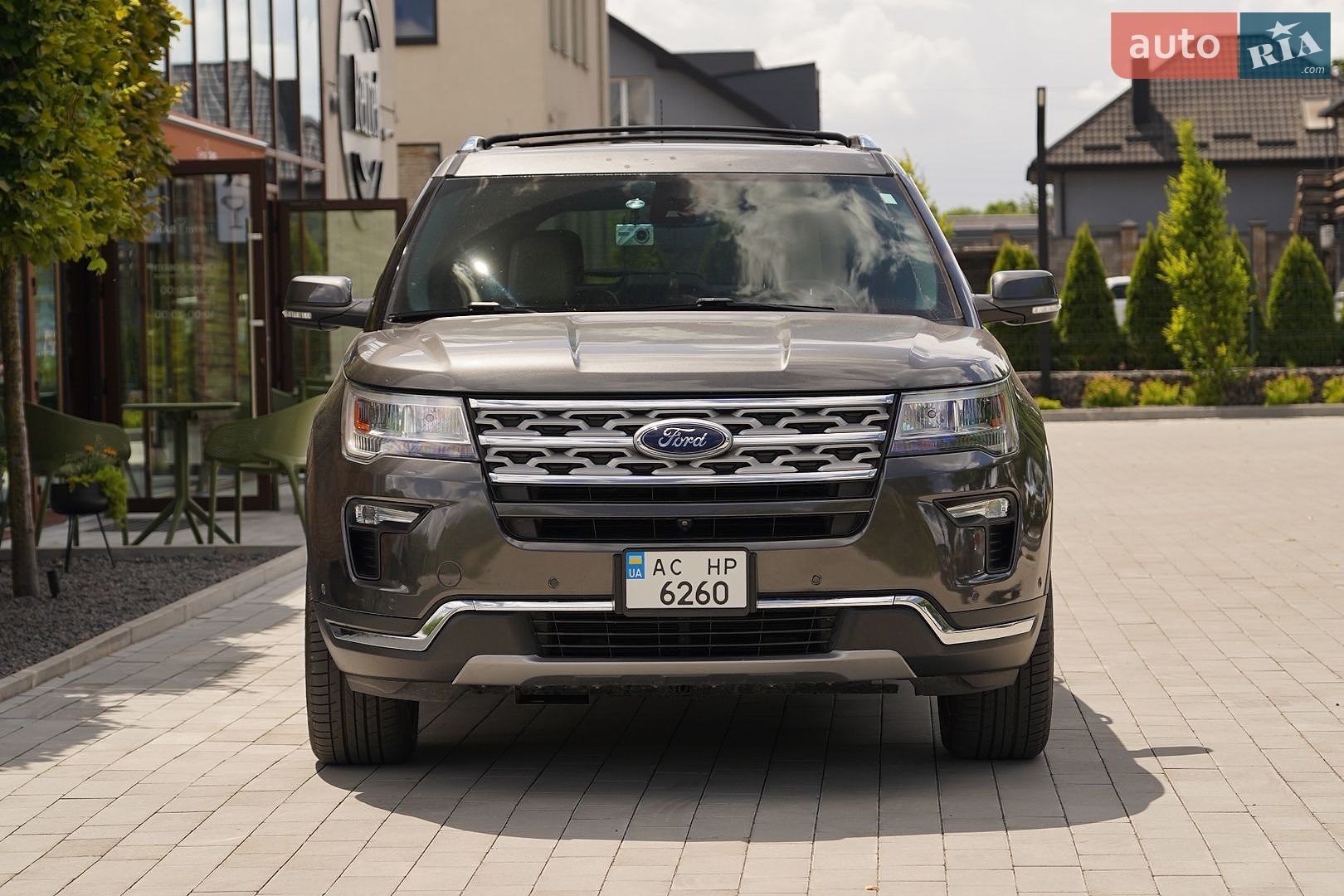 Ford Explorer 2018 VIN 1FM5K8F89JGC29468 фото оголошення 2 з 32