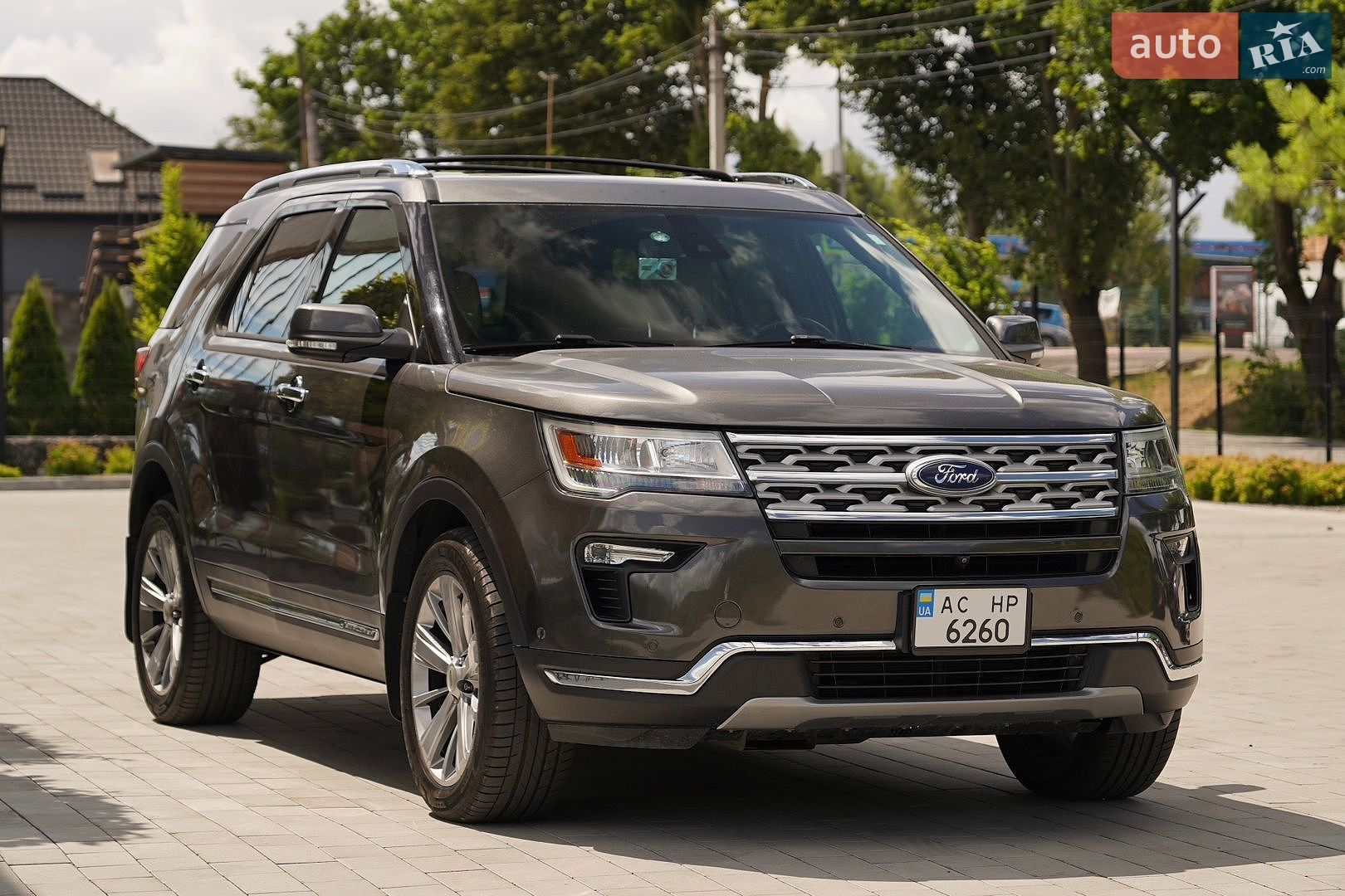 Ford Explorer 2018 VIN 1FM5K8F89JGC29468 фото оголошення 3 з 32