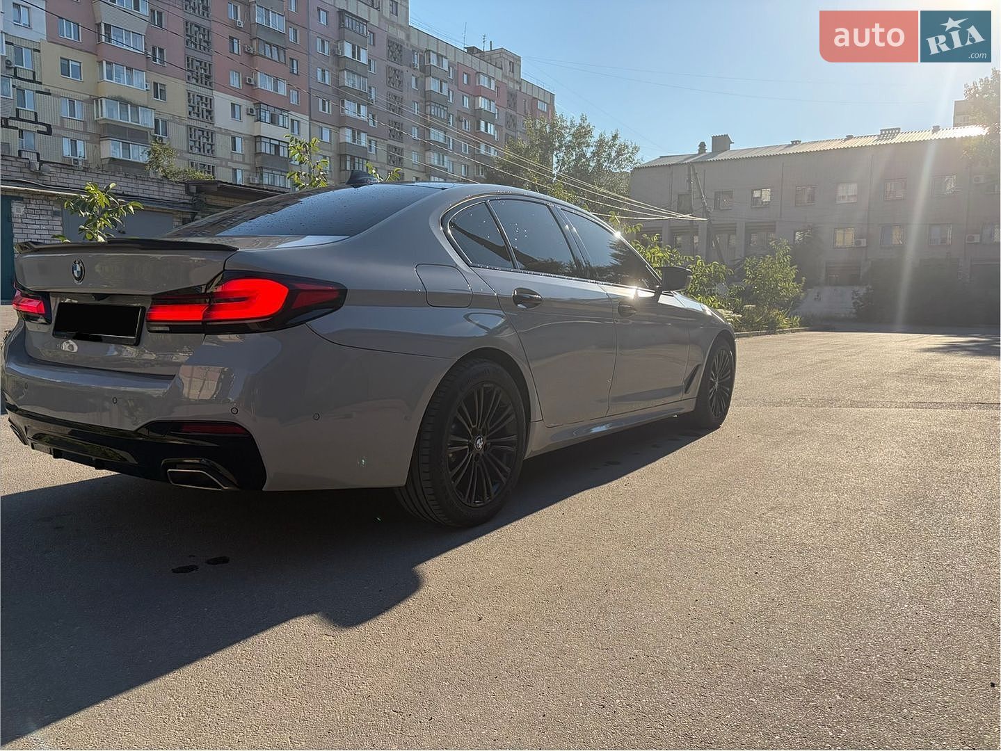 BMW 5 Series 2019 VIN WBAJR3C03LCD11920 фото оголошення 2 з 8