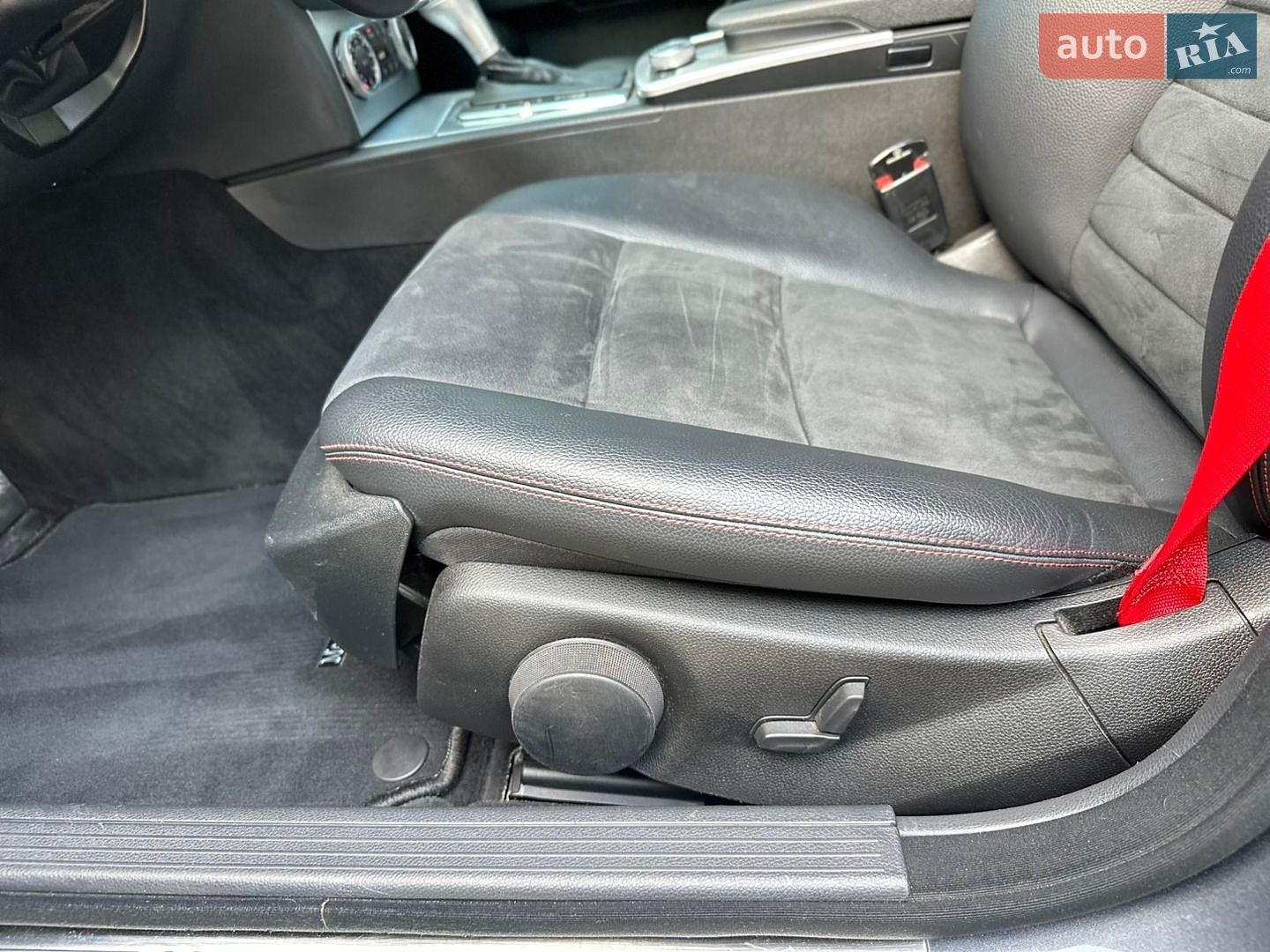 Mercedes-Benz C-Class 2010 VIN WDD2040251A385312 фото оголошення 25 з 38