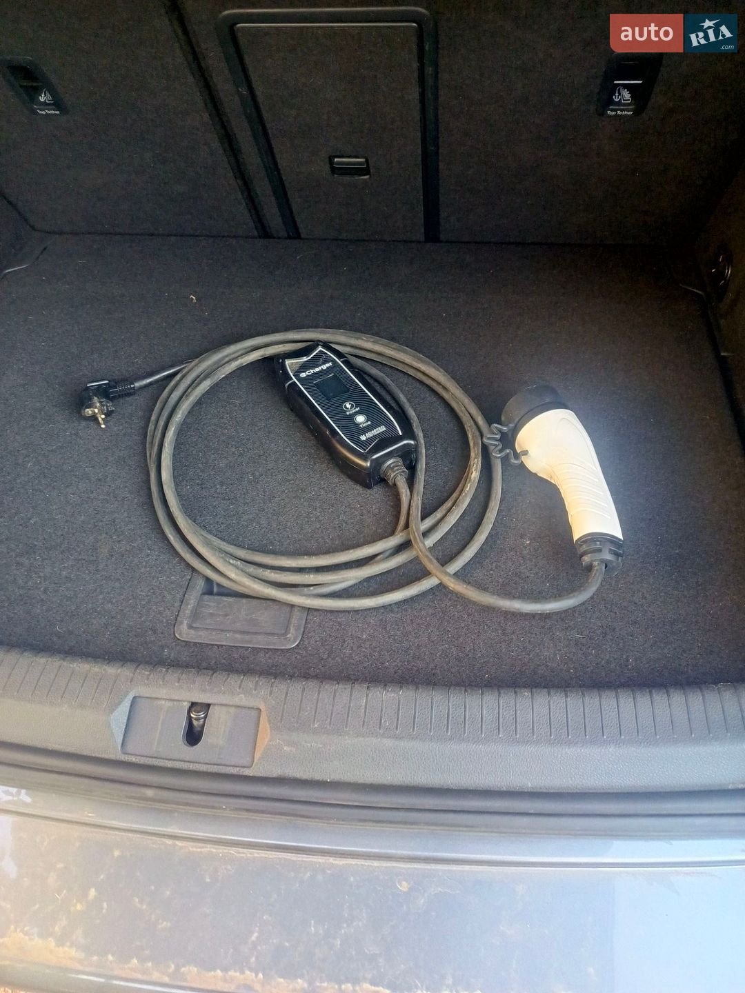 Volkswagen e-Golf 2018 VIN WVWZZZAUZJW909682 фото оголошення 42 з 51