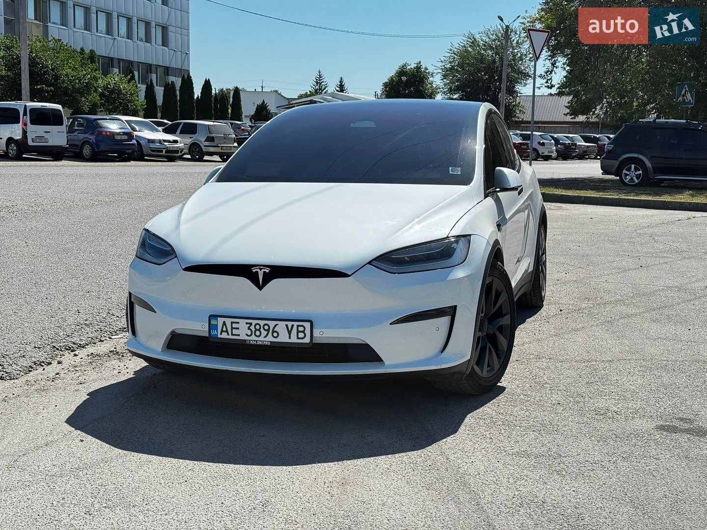 Tesla Model X 2022 VIN 7SAXCBE6XNF354943 фото оголошення 2 з 31