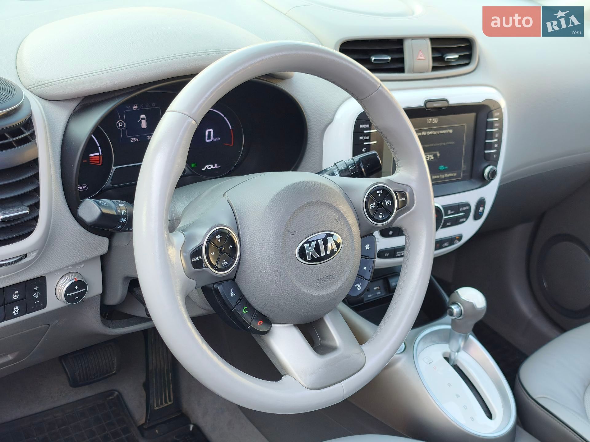 Kia Soul EV 2018 VIN KNAJX81EFJ7024425 фото оголошення 12 з 29