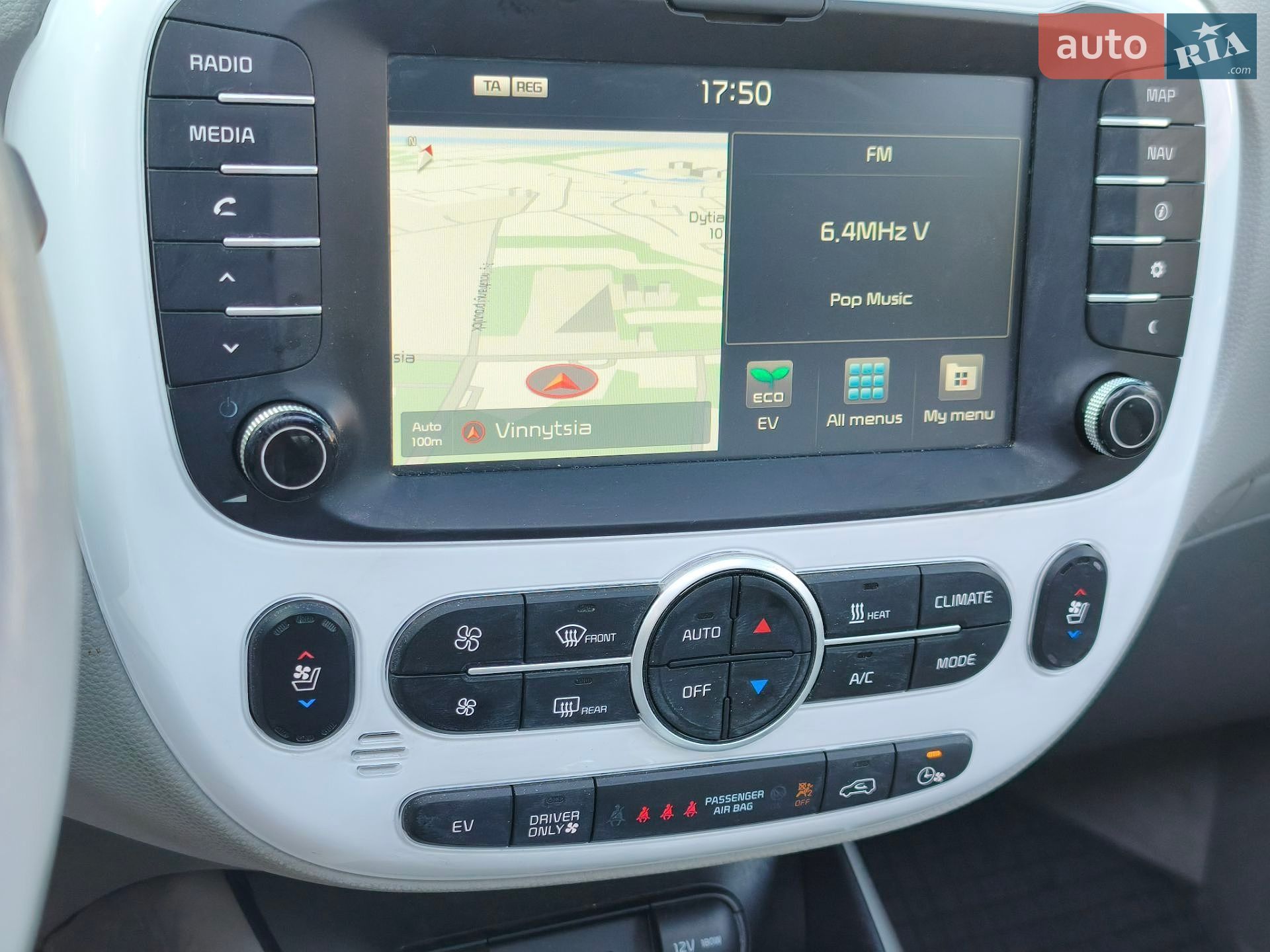 Kia Soul EV 2018 VIN KNAJX81EFJ7024425 фото оголошення 11 з 29