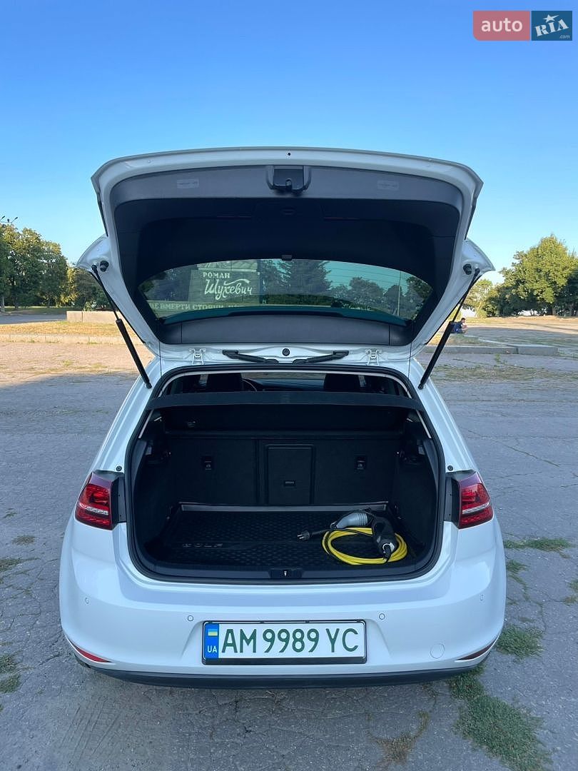 Volkswagen e-Golf 2015 VIN WVWZZZAUZGW902068 фото оголошення 10 з 21