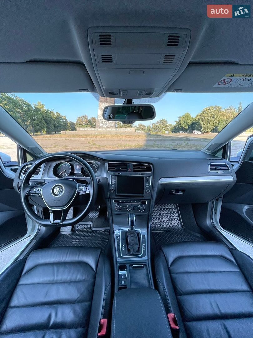 Volkswagen e-Golf 2015 VIN WVWZZZAUZGW902068 фото оголошення 15 з 21
