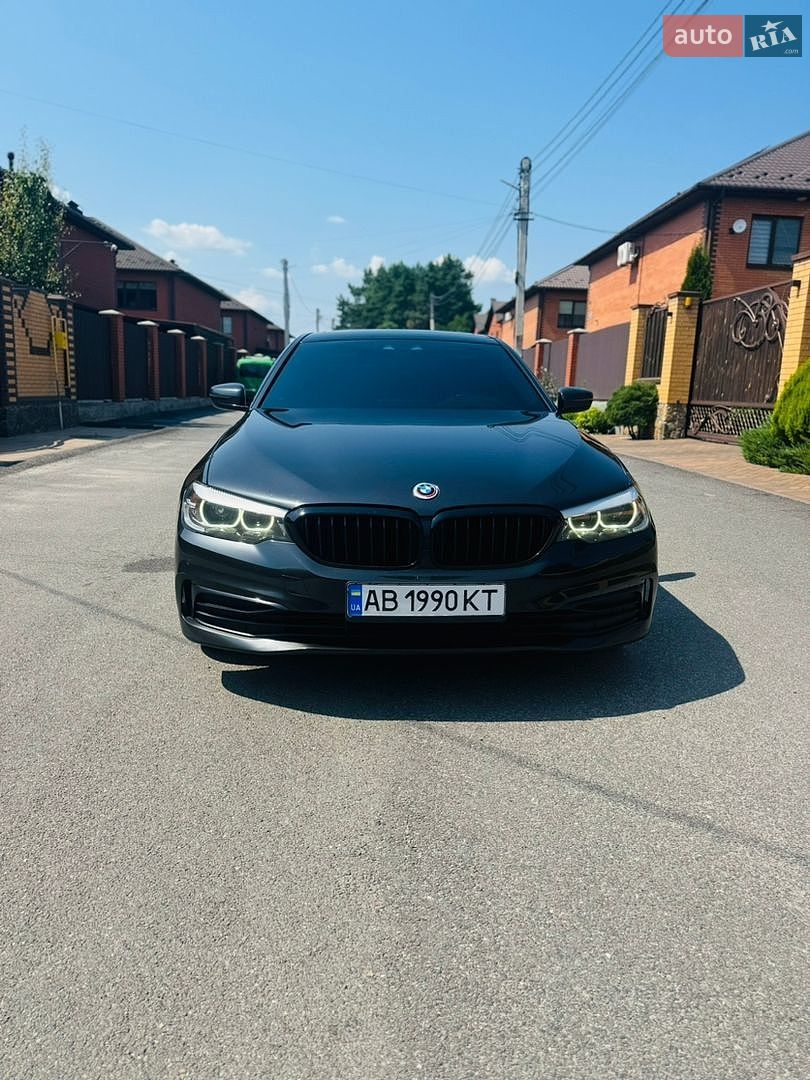 BMW 5 Series 2018 VIN WBAJA7C50KWW19468 фото оголошення 10 з 31