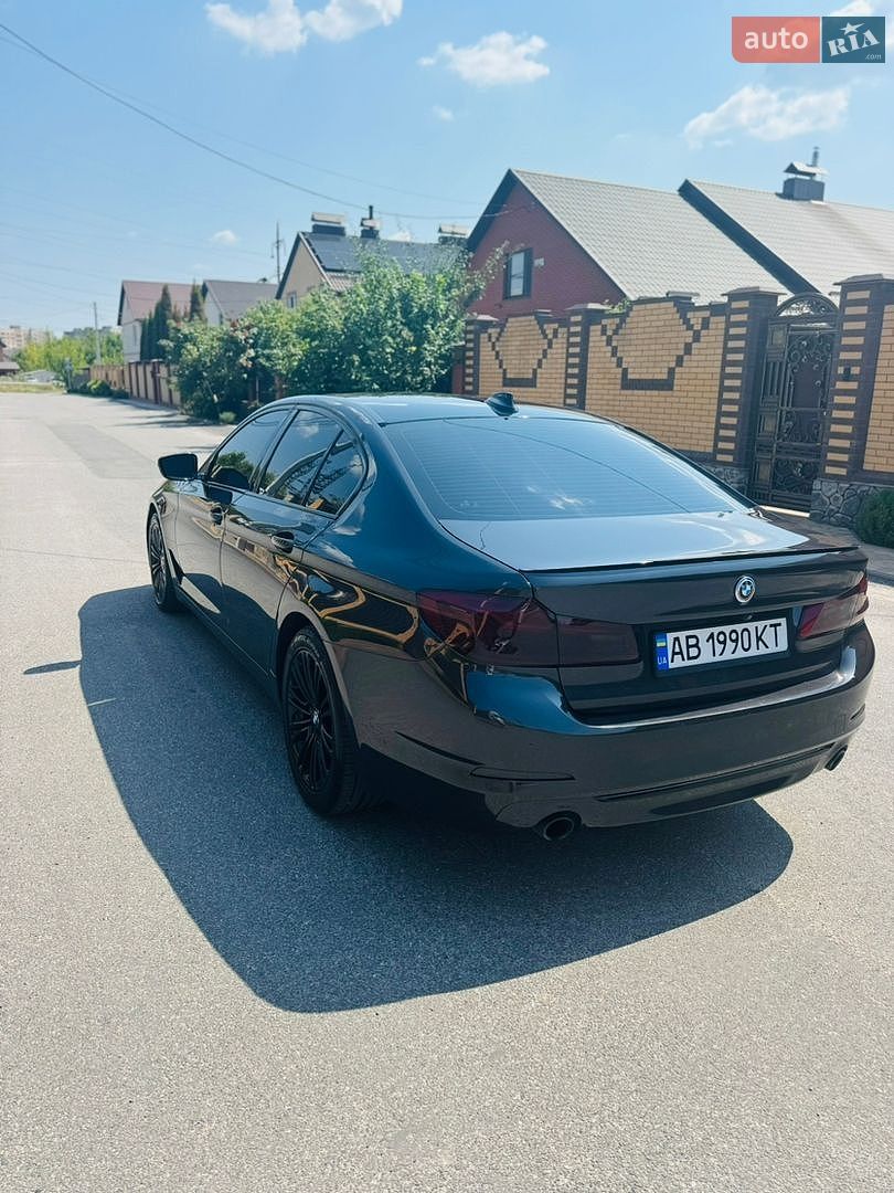 BMW 5 Series 2018 VIN WBAJA7C50KWW19468 фото оголошення 8 з 31