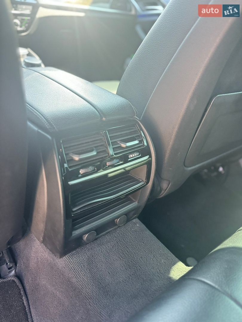 BMW 5 Series 2018 VIN WBAJA7C50KWW19468 фото оголошення 20 з 31