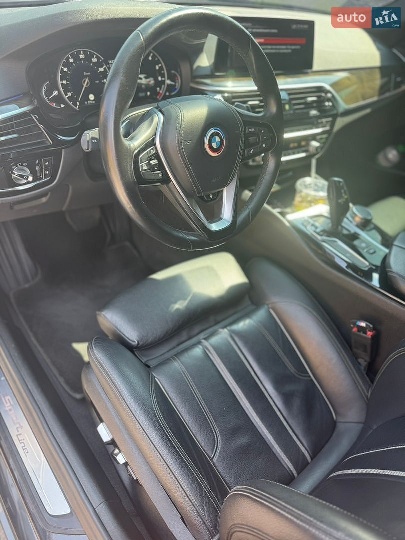 BMW 5 Series 2018 VIN WBAJA7C50KWW19468 фото оголошення 21 з 31