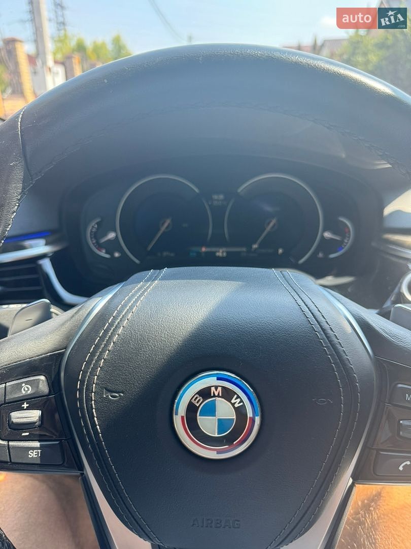 BMW 5 Series 2018 VIN WBAJA7C50KWW19468 фото оголошення 25 з 31