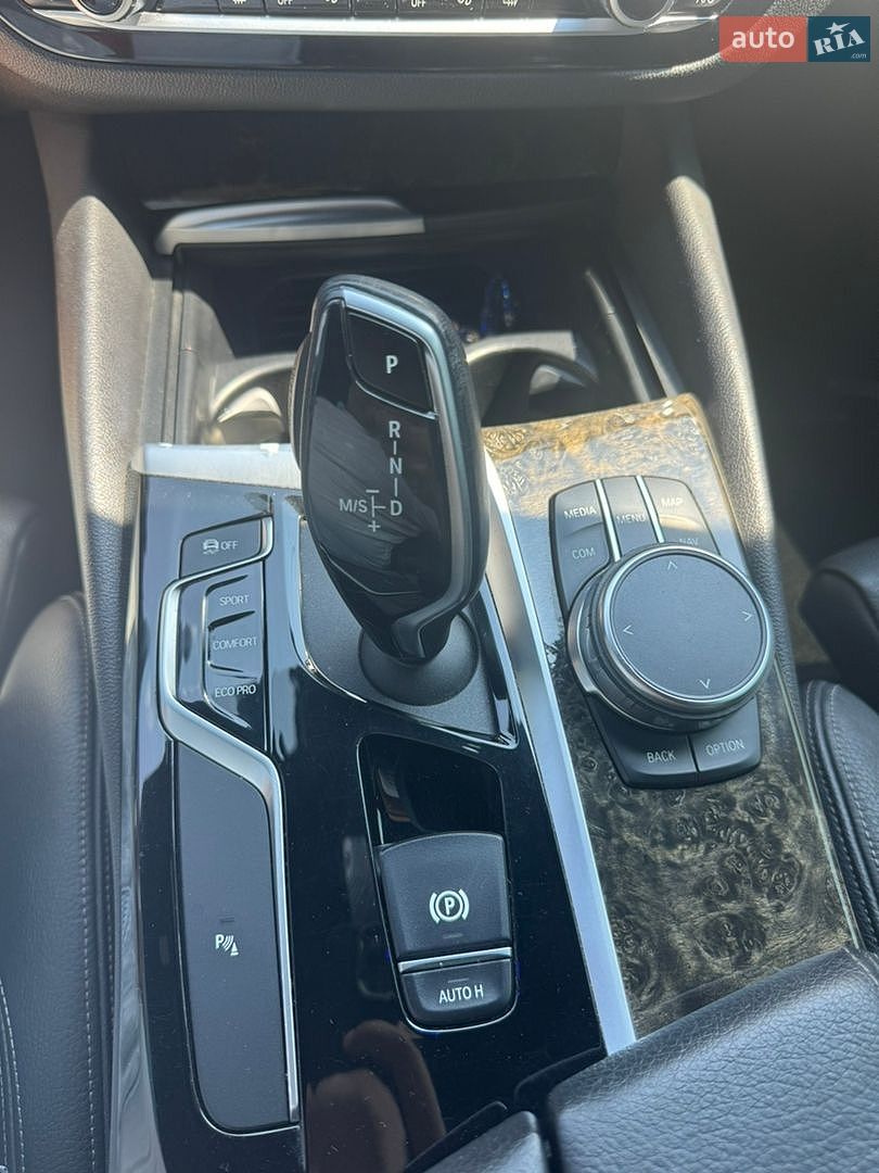 BMW 5 Series 2018 VIN WBAJA7C50KWW19468 фото оголошення 28 з 31