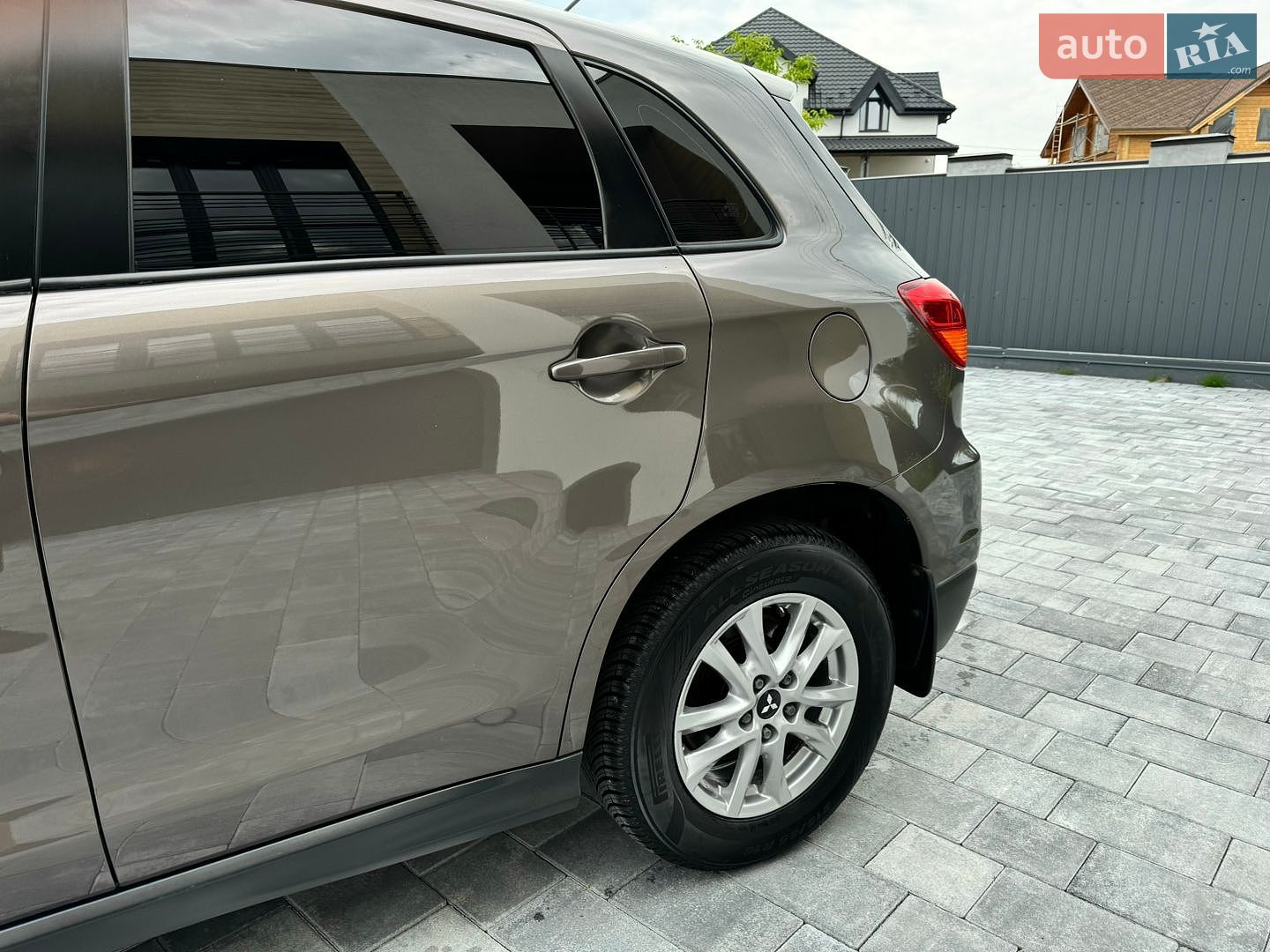 Mitsubishi ASX 2011 VIN JMBXTGA3WBZ008559 фото оголошення 36 з 113