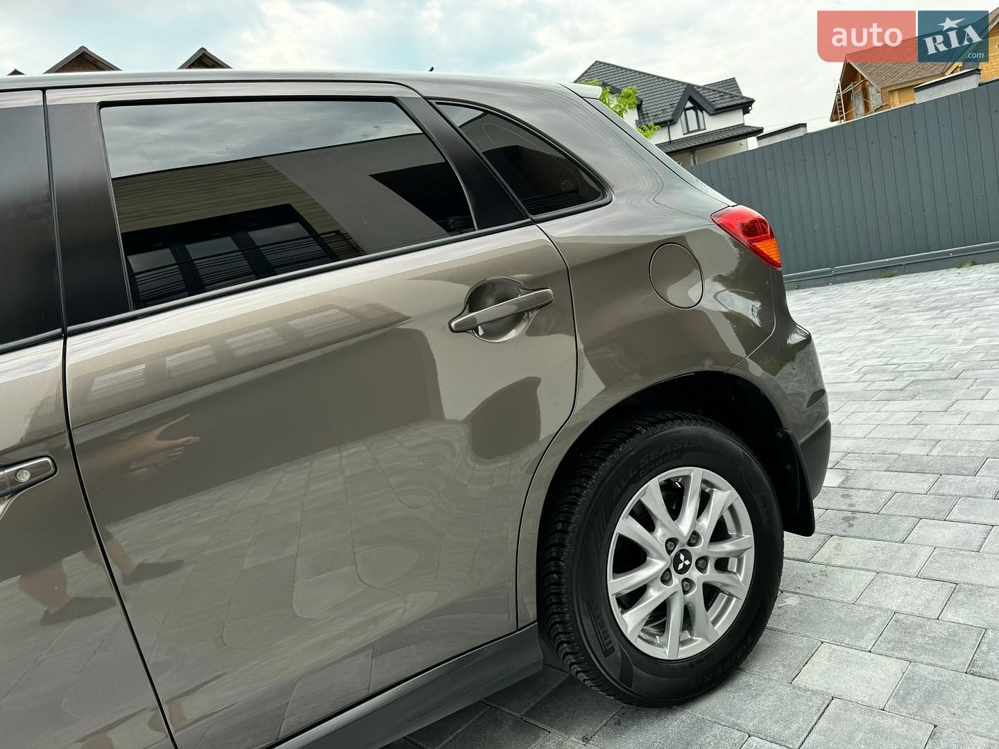 Mitsubishi ASX 2011 VIN JMBXTGA3WBZ008559 фото оголошення 37 з 113