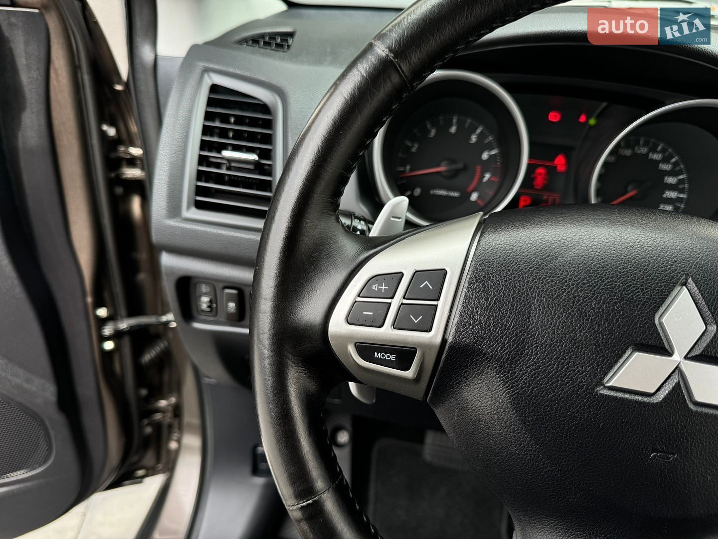 Mitsubishi ASX 2011 VIN JMBXTGA3WBZ008559 фото оголошення 73 з 113