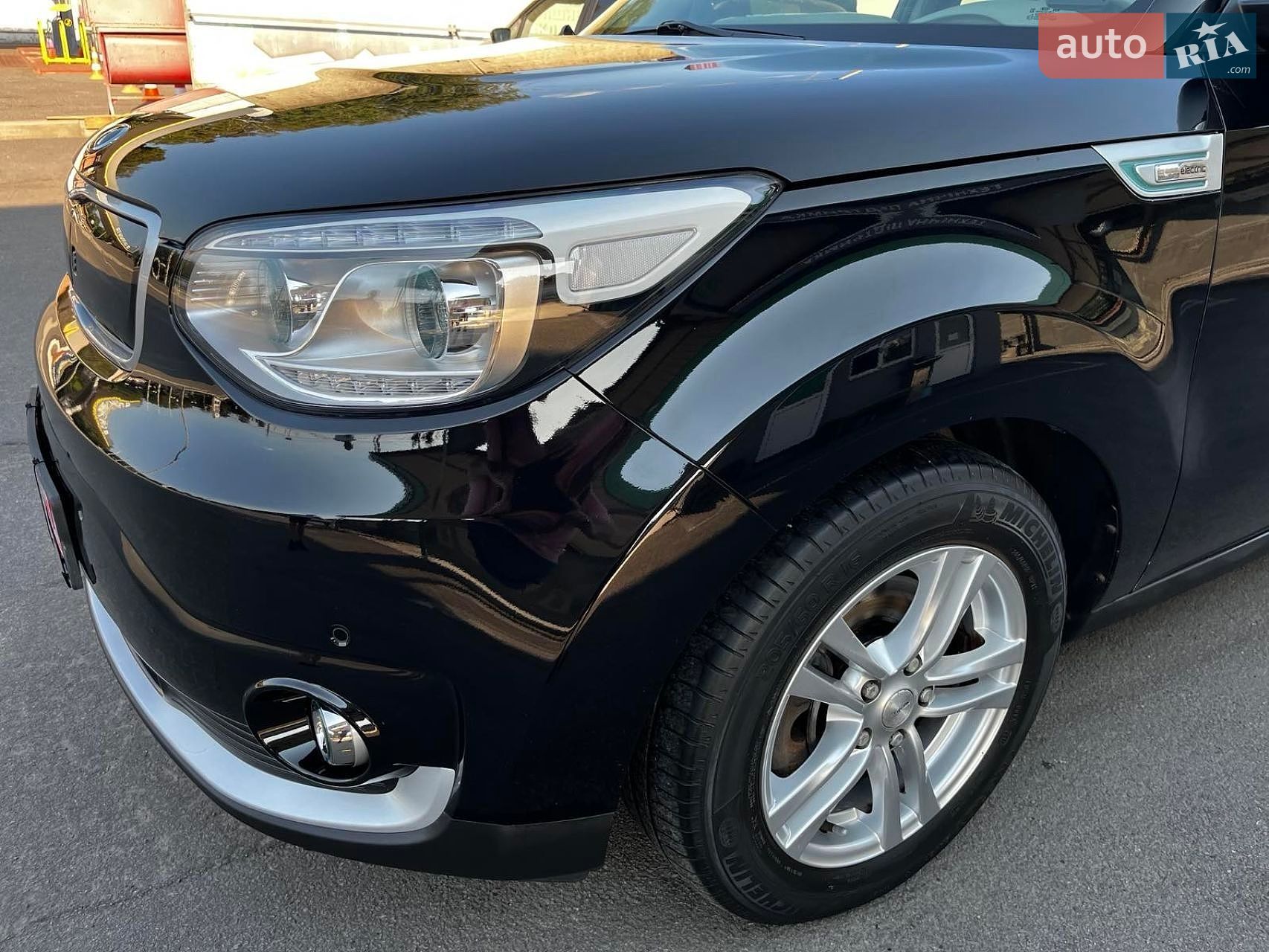 Kia Soul EV 2018 VIN KNAJX81EFJ7024425 фото оголошення 4 з 29