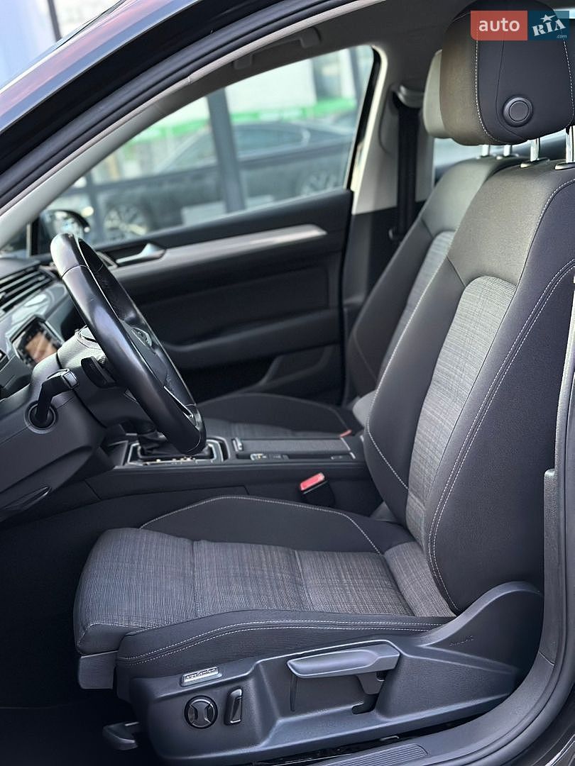 Volkswagen Passat 2021 VIN WVWZZZ3CZME026555 фото оголошення 32 з 69