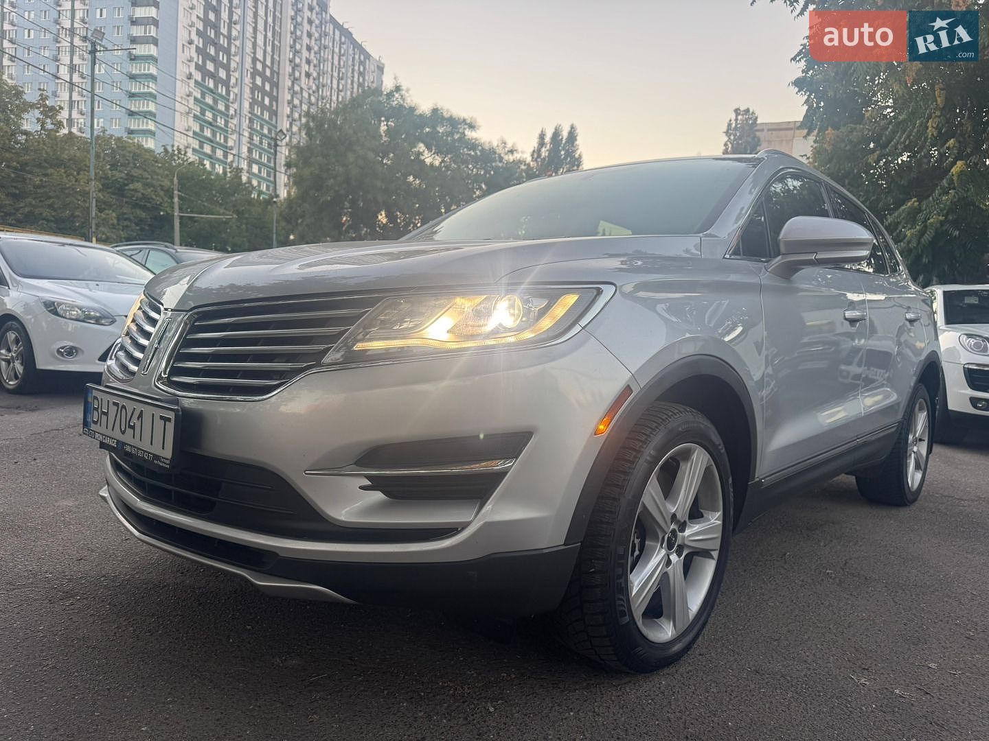 Lincoln MKC 2017 VIN 5LMCJ1D96HUL45460 фото оголошення 3 з 33