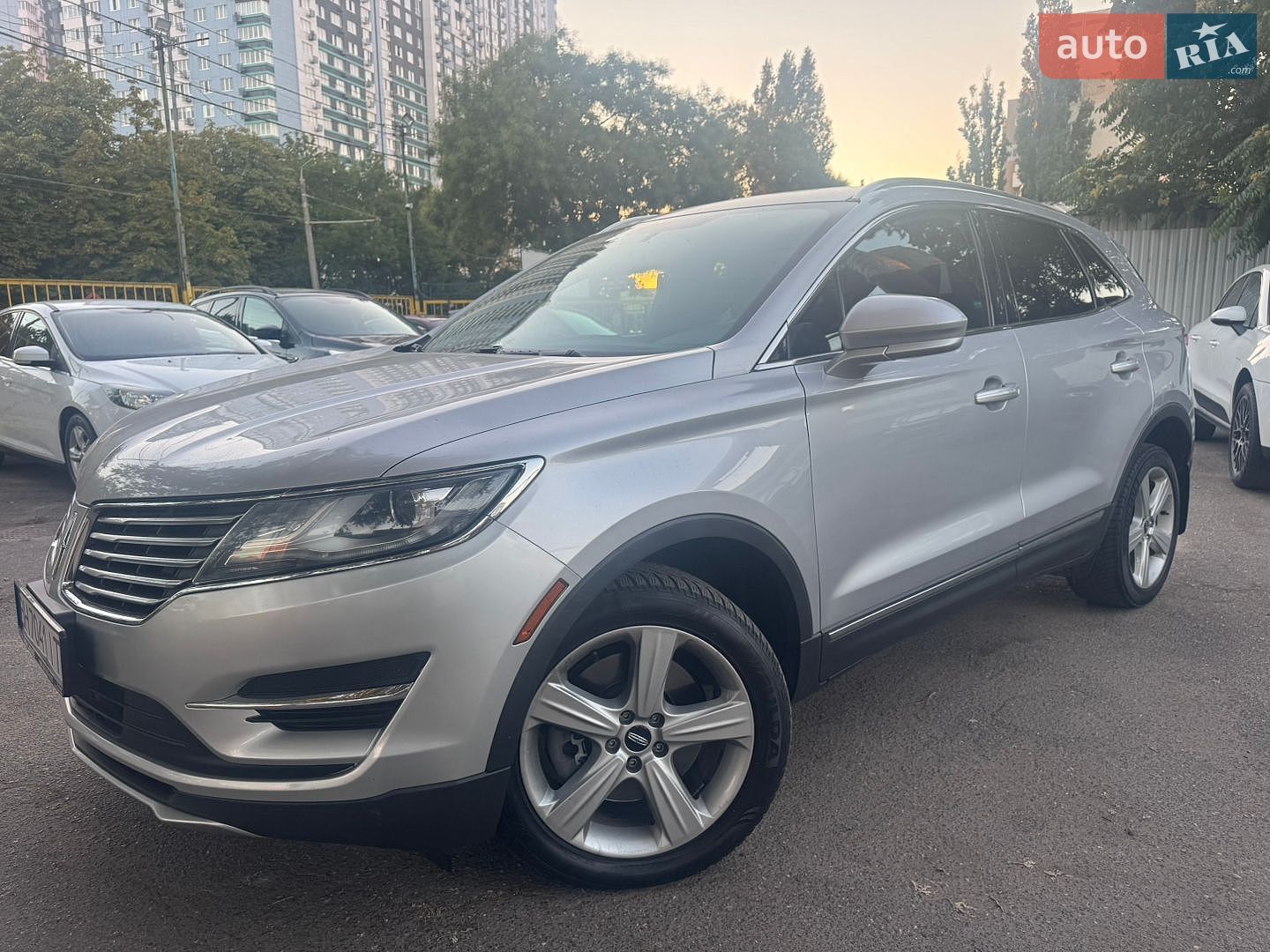 Lincoln MKC 2017 VIN 5LMCJ1D96HUL45460 фото оголошення 5 з 33
