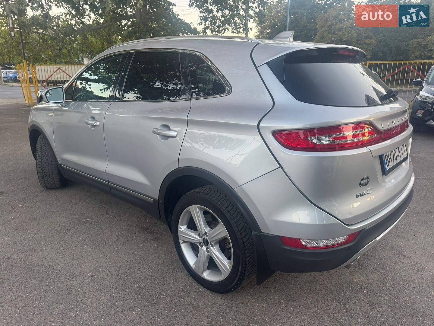 Lincoln MKC 2017 VIN 5LMCJ1D96HUL45460 фото оголошення 12 з 33