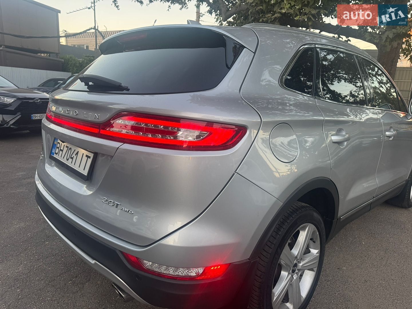 Lincoln MKC 2017 VIN 5LMCJ1D96HUL45460 фото оголошення 11 з 33