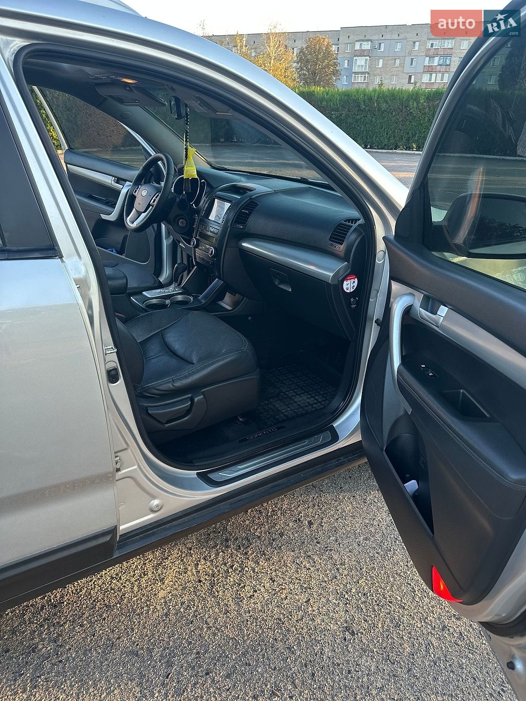 Kia Sorento 2010 VIN KNAKU814DA5090068 фото оголошення 8 з 11