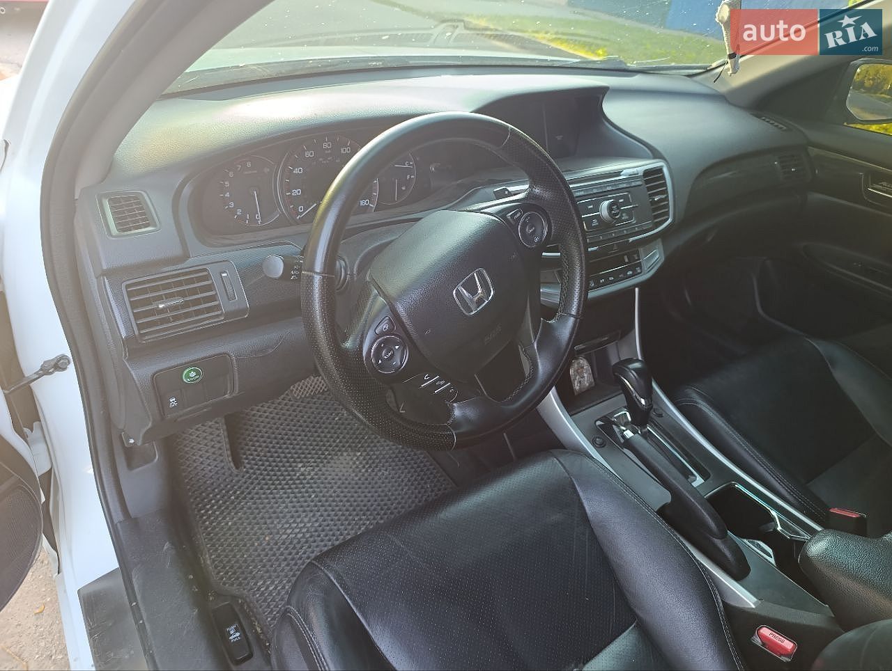 Honda Accord 2014 VIN 1HGCR2F58EA271862 фото оголошення 6 з 13