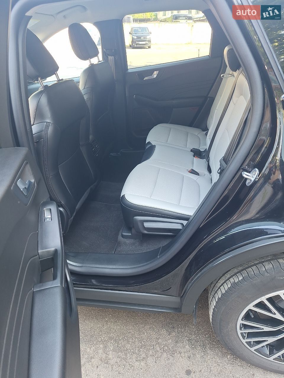 Ford Escape 2024 VIN 1FMCU0E11RUB20121 фото оголошення 9 з 21